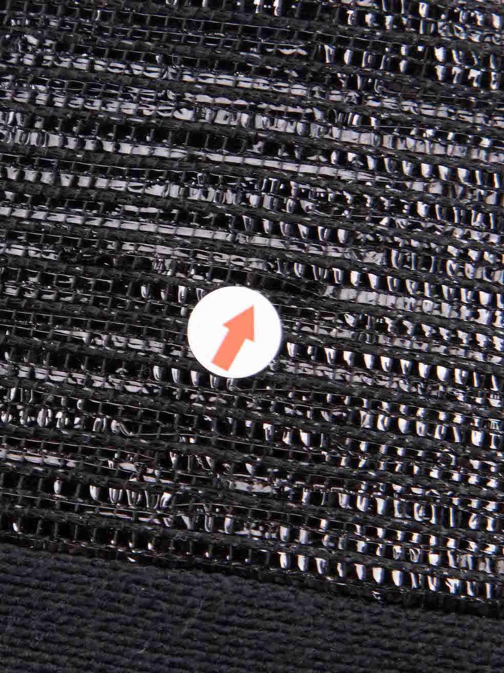 Women's Amanda Wakeley Black Textured Pencil Skirt Size XL For Sale