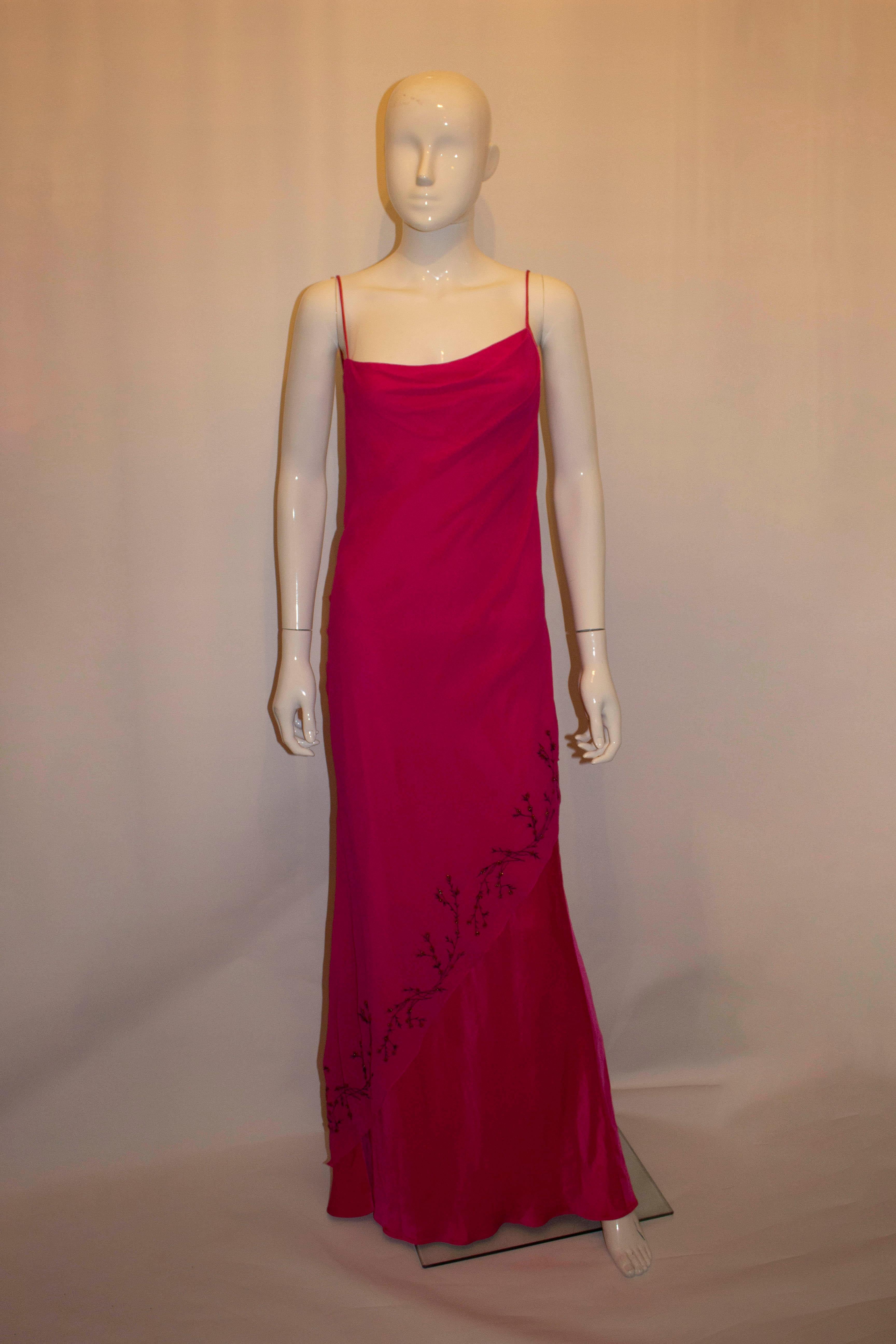 Rosa Abito in seta rosa della linea principale di Amanda Wakeley