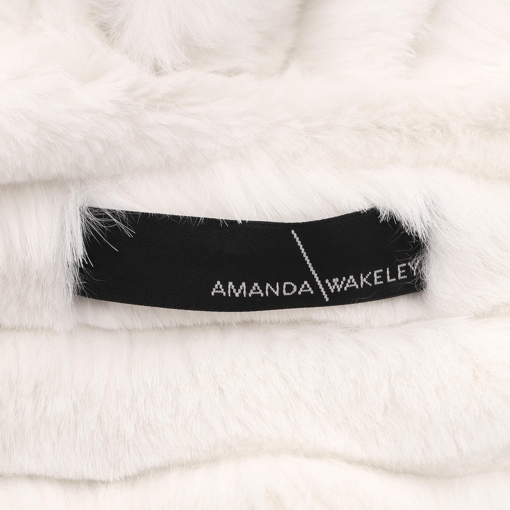 Amanda Wakeley Manteau de fourrure à panneaux en vente 1