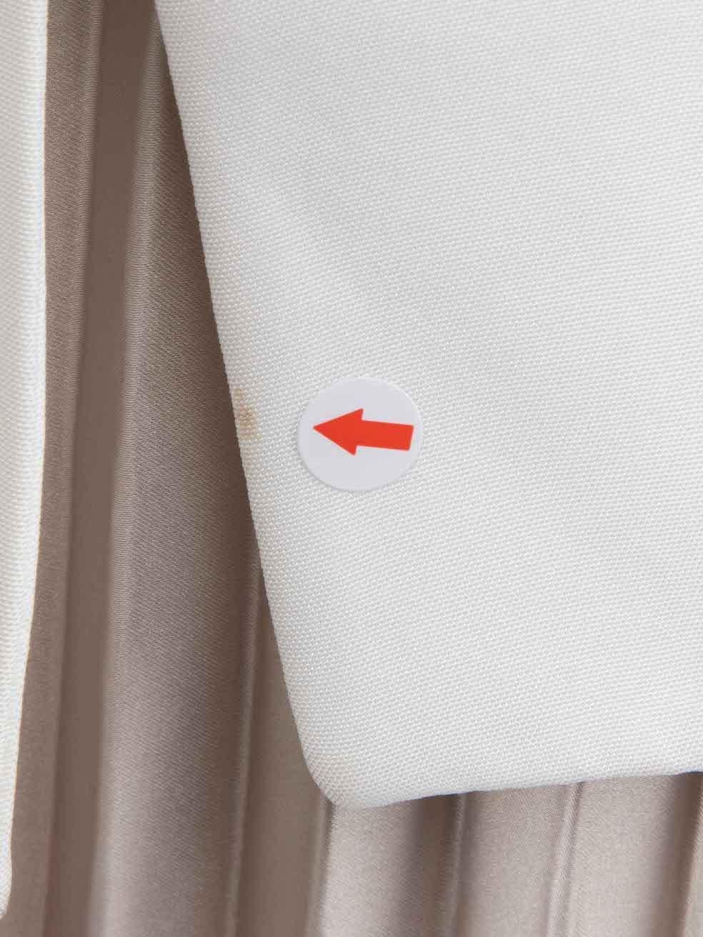 Amanda Wakeley blazer blanc à revers contrasté, taille M en vente 3