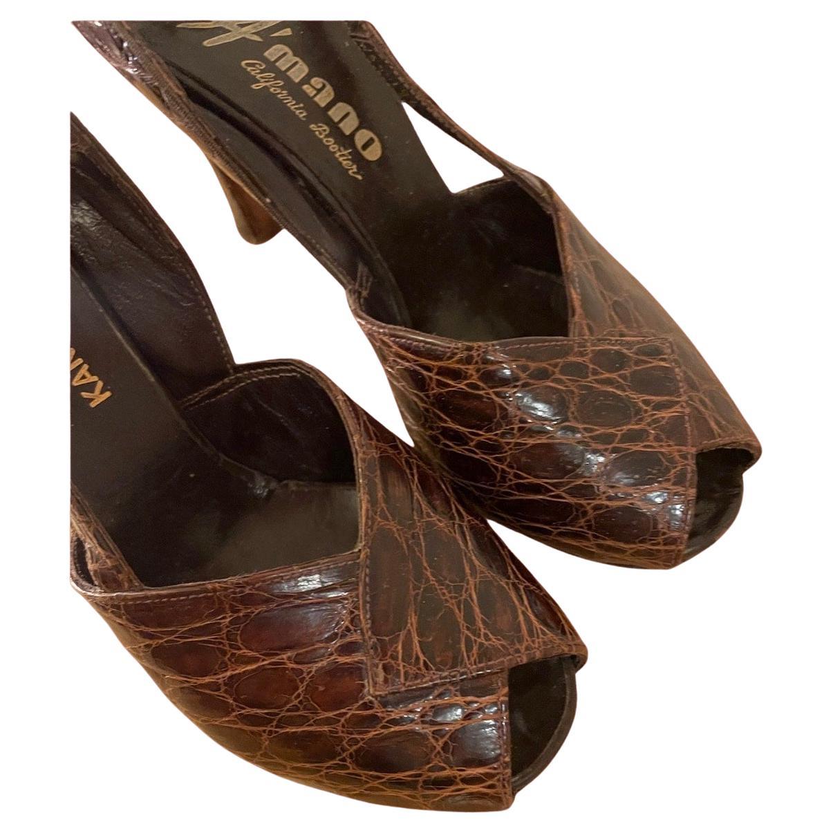 Talons aiguilles A'mano Brown, circa 1950 Pour femmes en vente