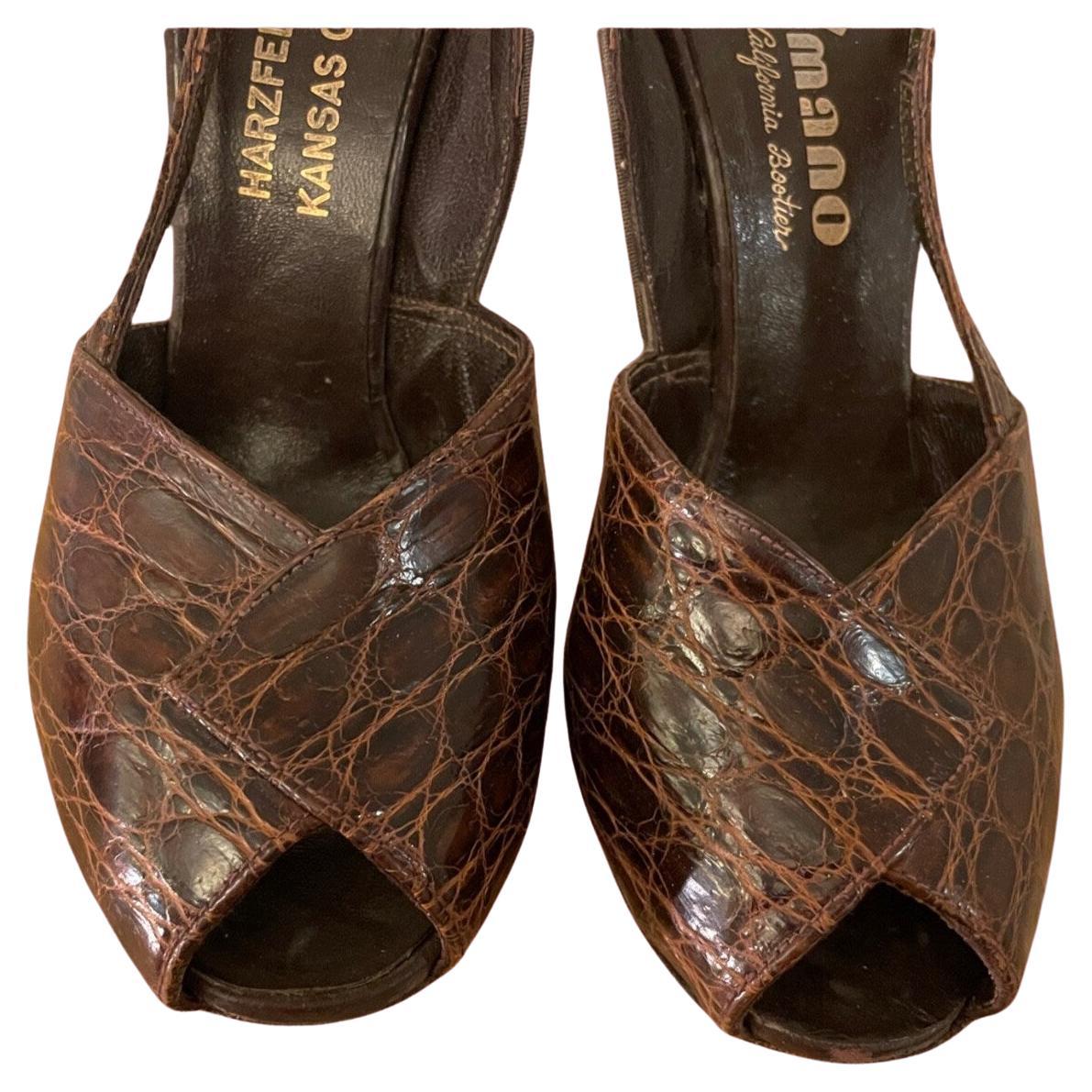 Talons aiguilles A'mano Brown, circa 1950 en vente 2