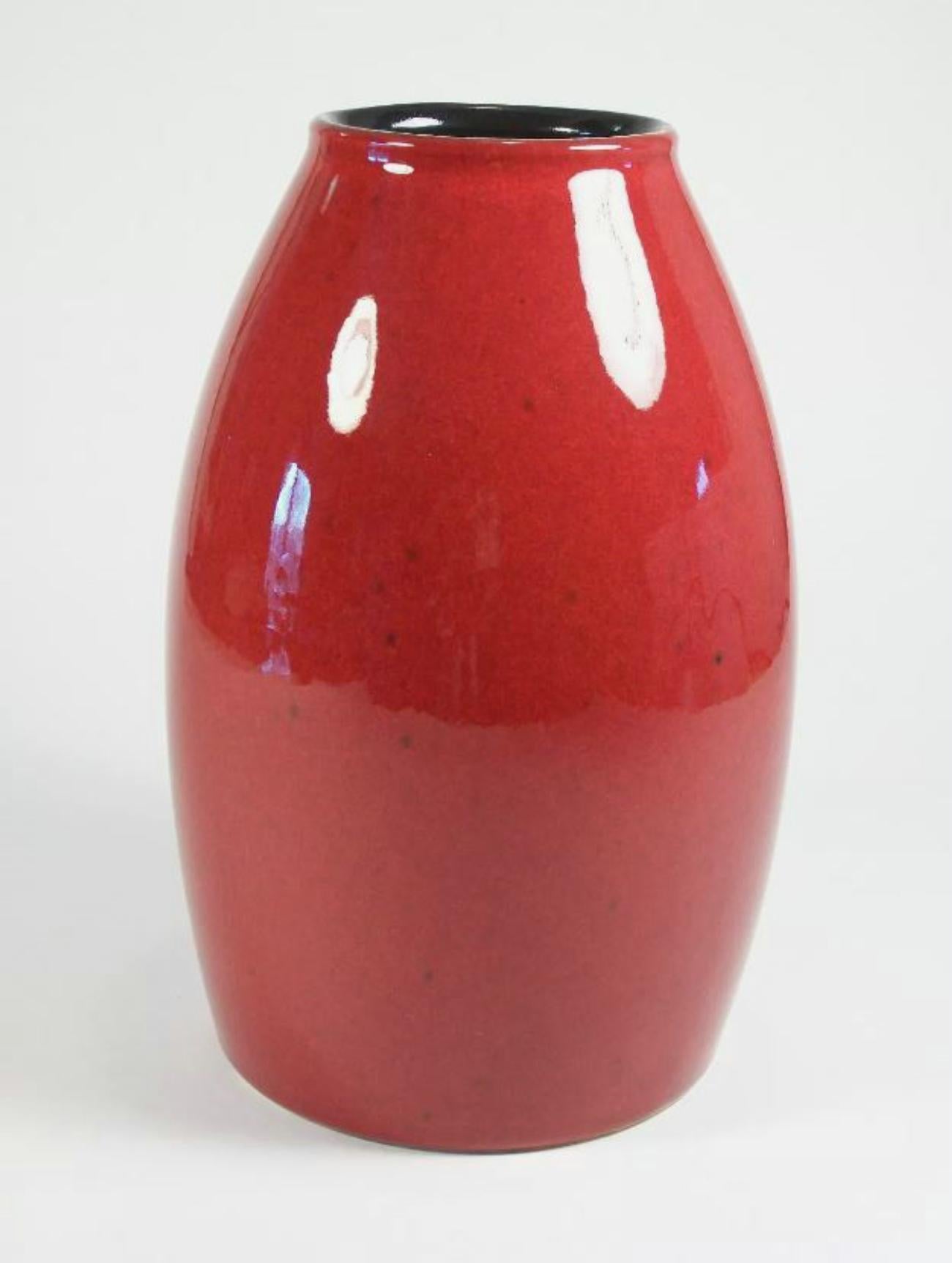 Tedesco AMANO - Vaso in ceramica d'epoca - Smalto rosso - Germania - Fine del XX secolo in vendita