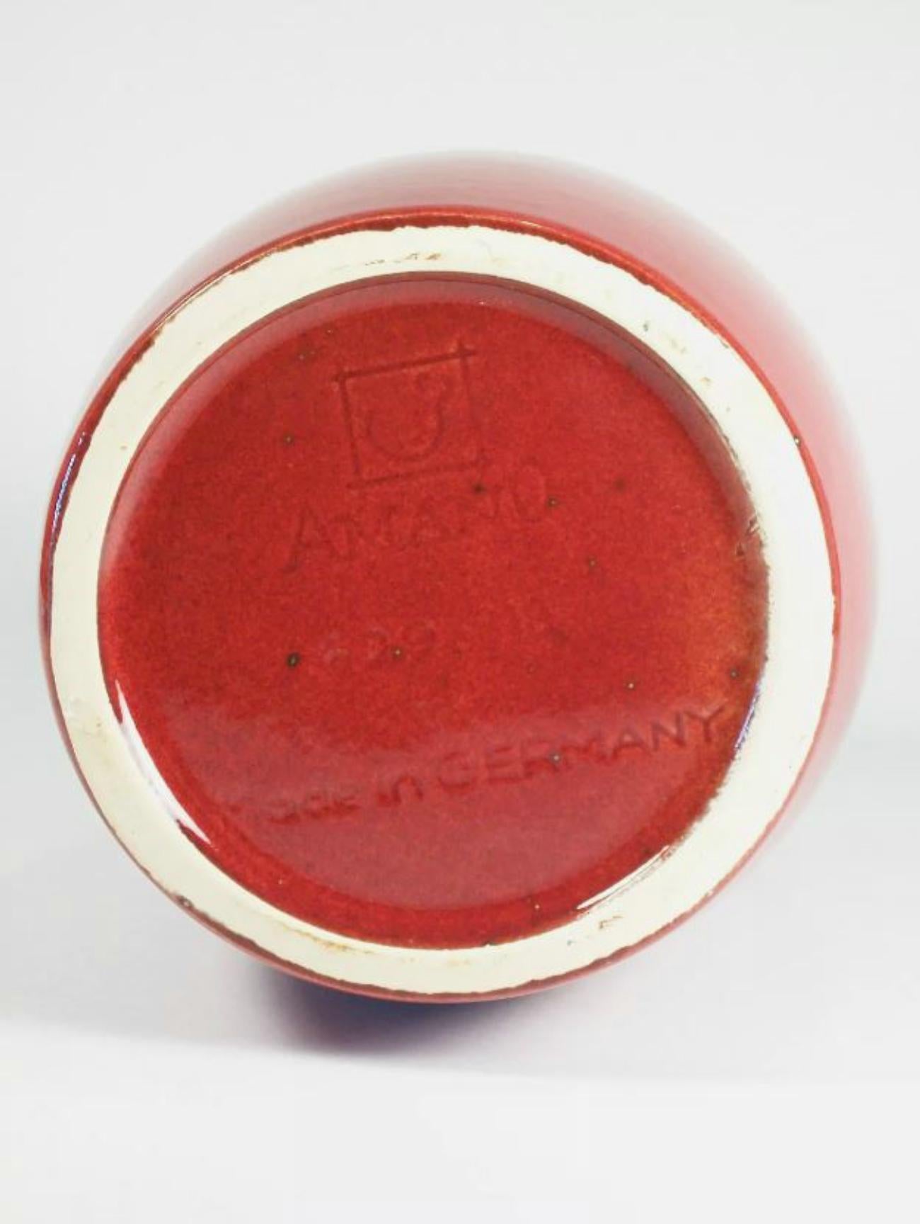 AMANO - Vaso in ceramica d'epoca - Smalto rosso - Germania - Fine del XX secolo In condizioni buone in vendita a Chatham, ON