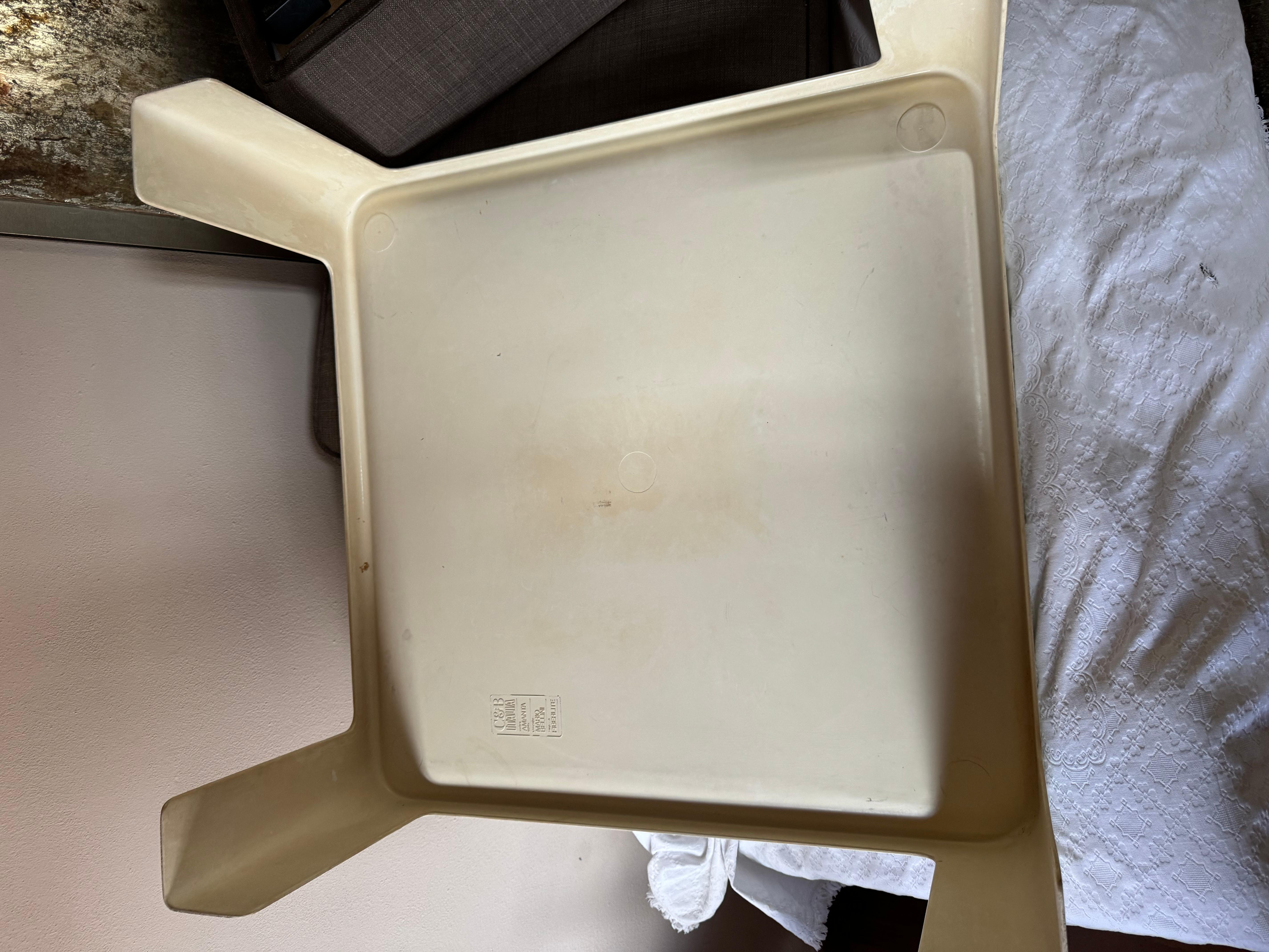 Amanta Cofee-Table by Mario Bellini from C&B 12