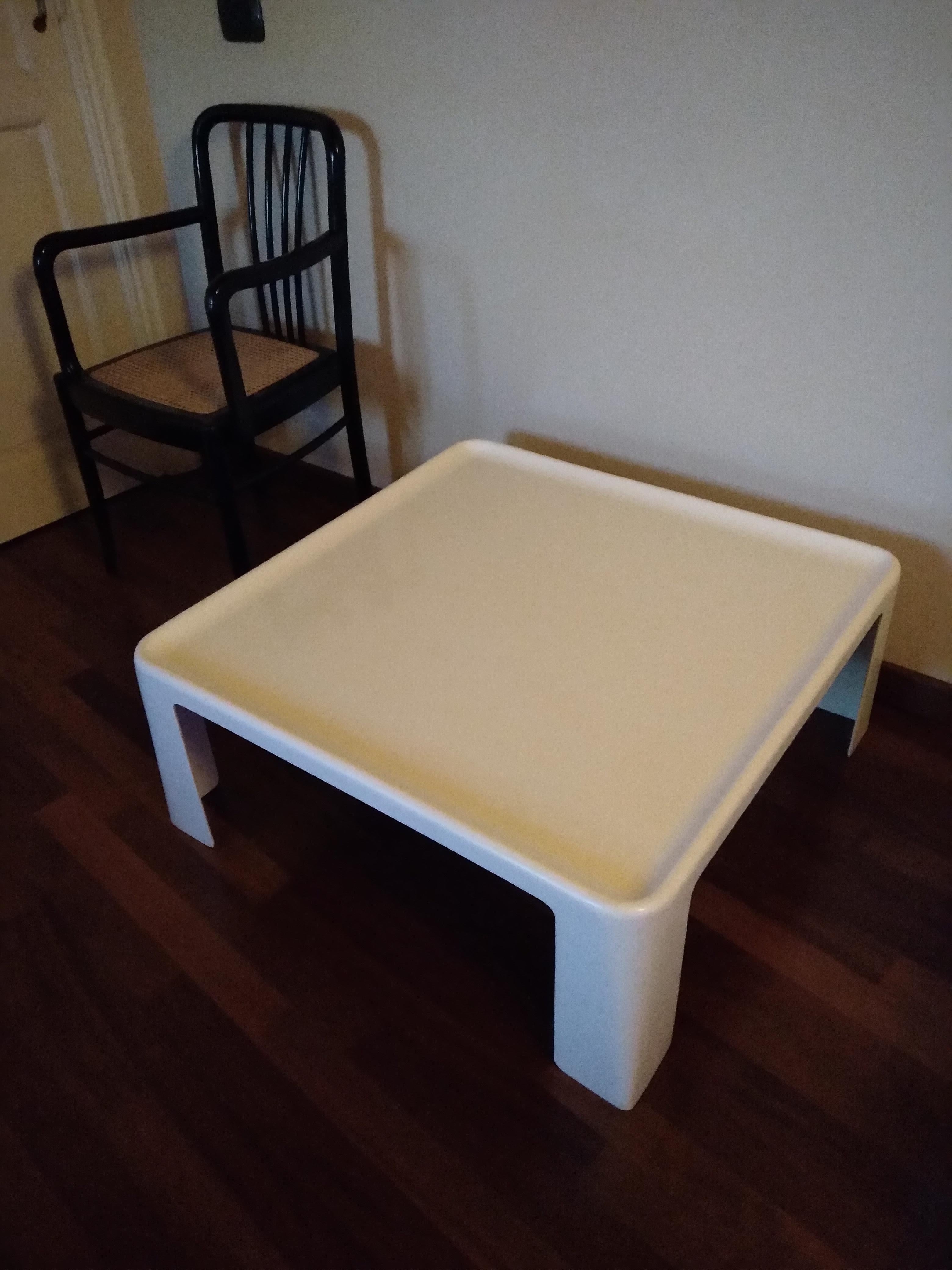 Plastic Amanta Cofee-Table by Mario Bellini from C&B