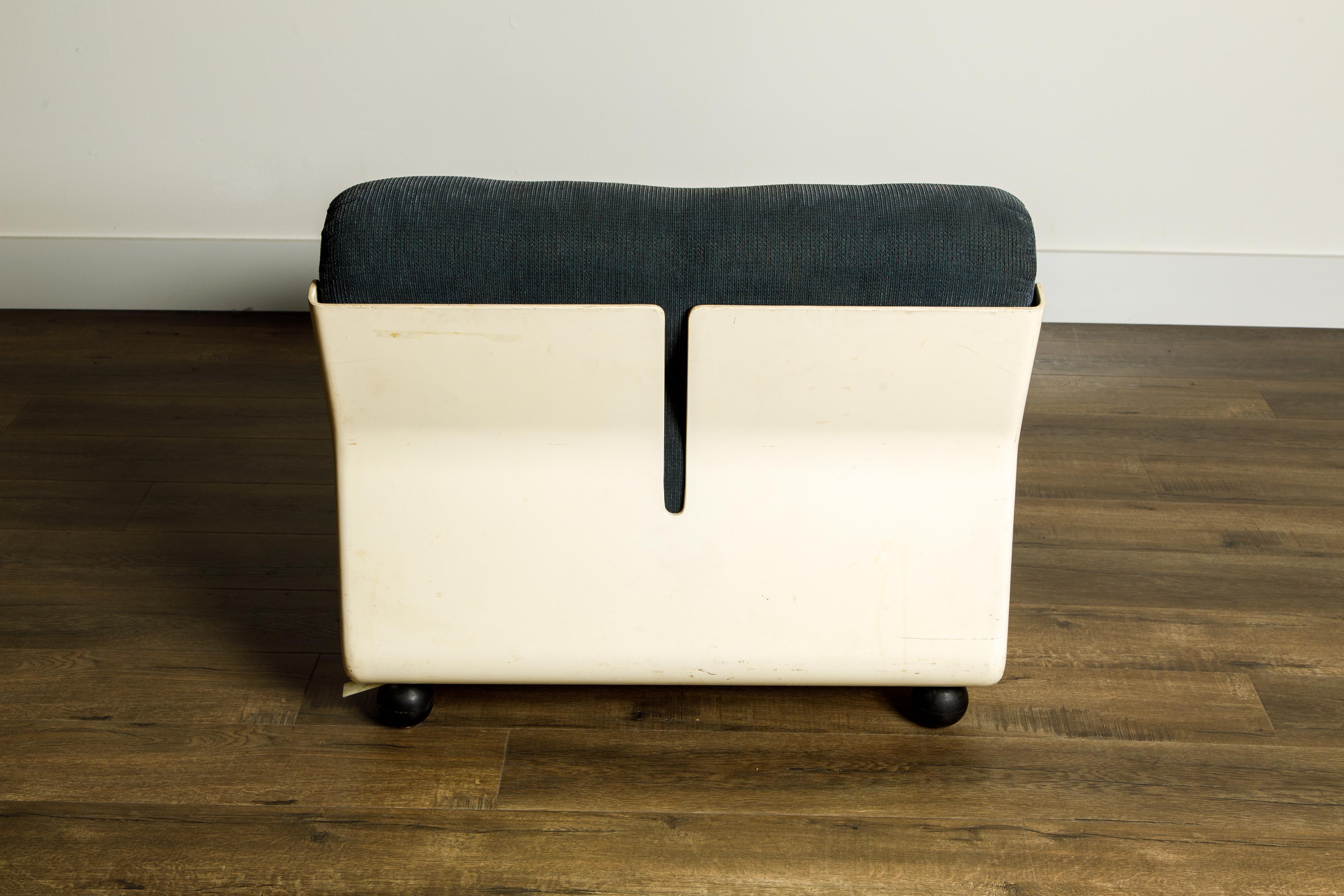 'Amanta' Fiberglass Lounge Chair by Mario Bellini for C&B Italia, c. 1966 Signed 5