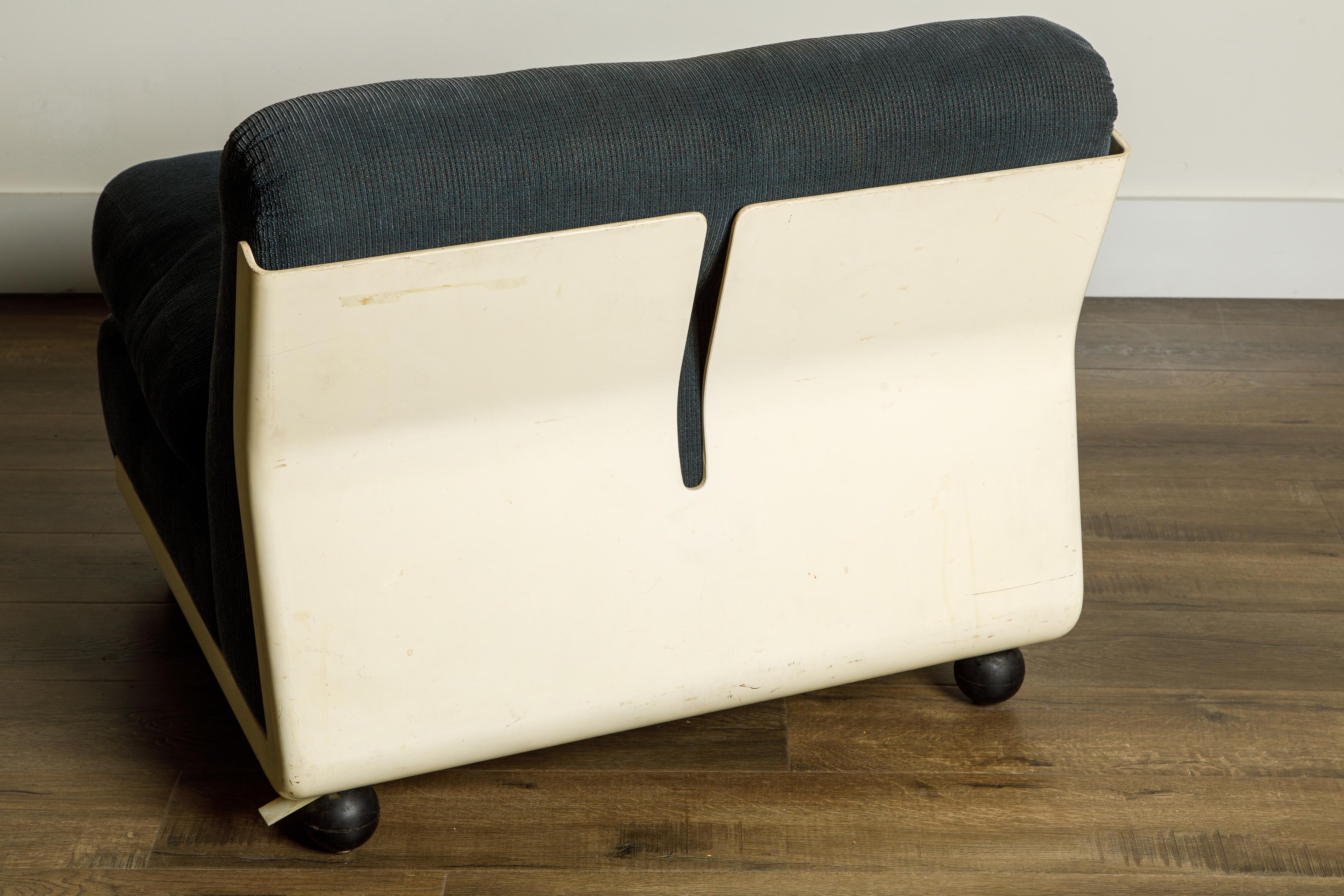 'Amanta' Fiberglass Lounge Chair by Mario Bellini for C&B Italia, c. 1966 Signed 1