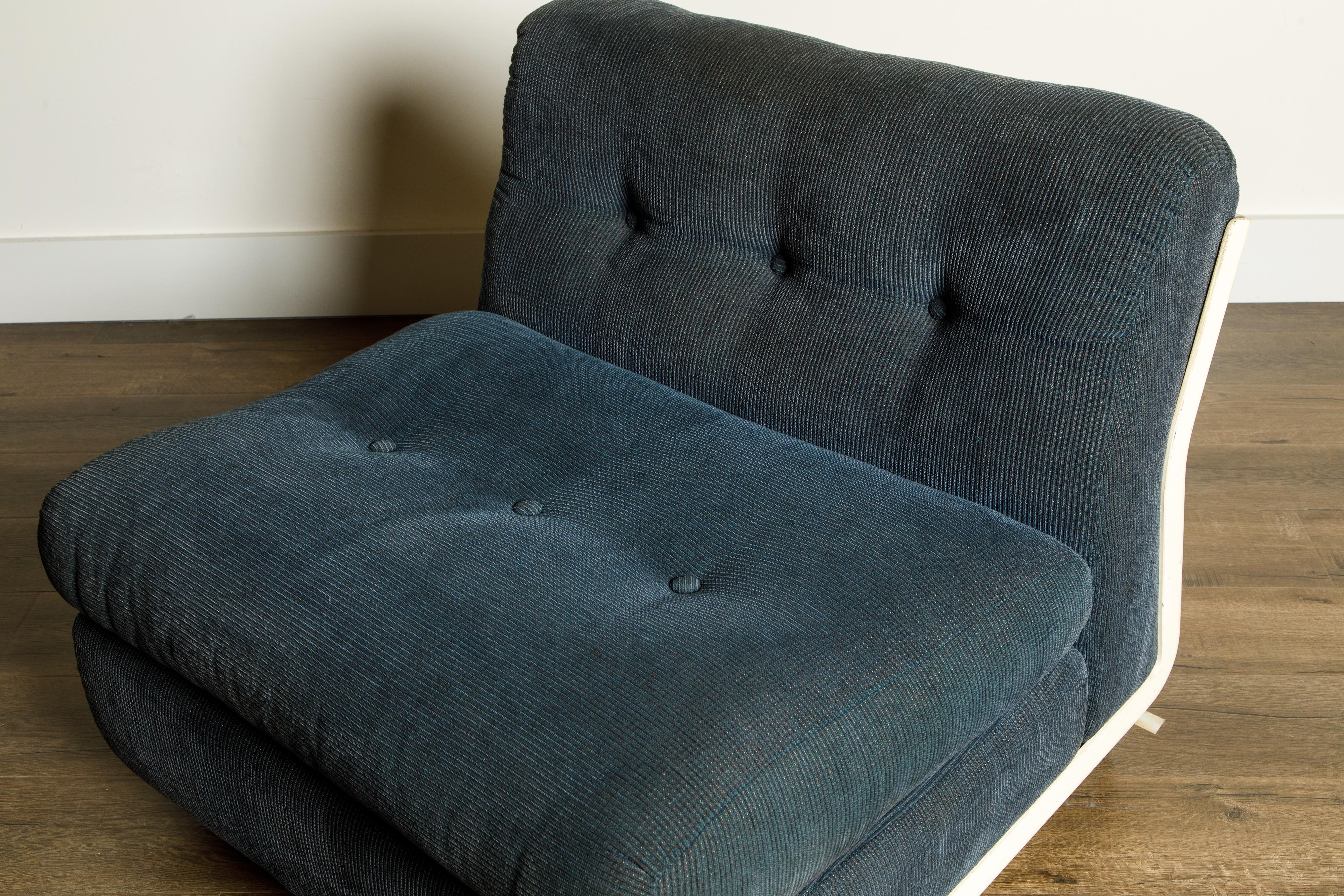 'Amanta' Fiberglass Lounge Chair by Mario Bellini for C&B Italia, c. 1966 Signed 2