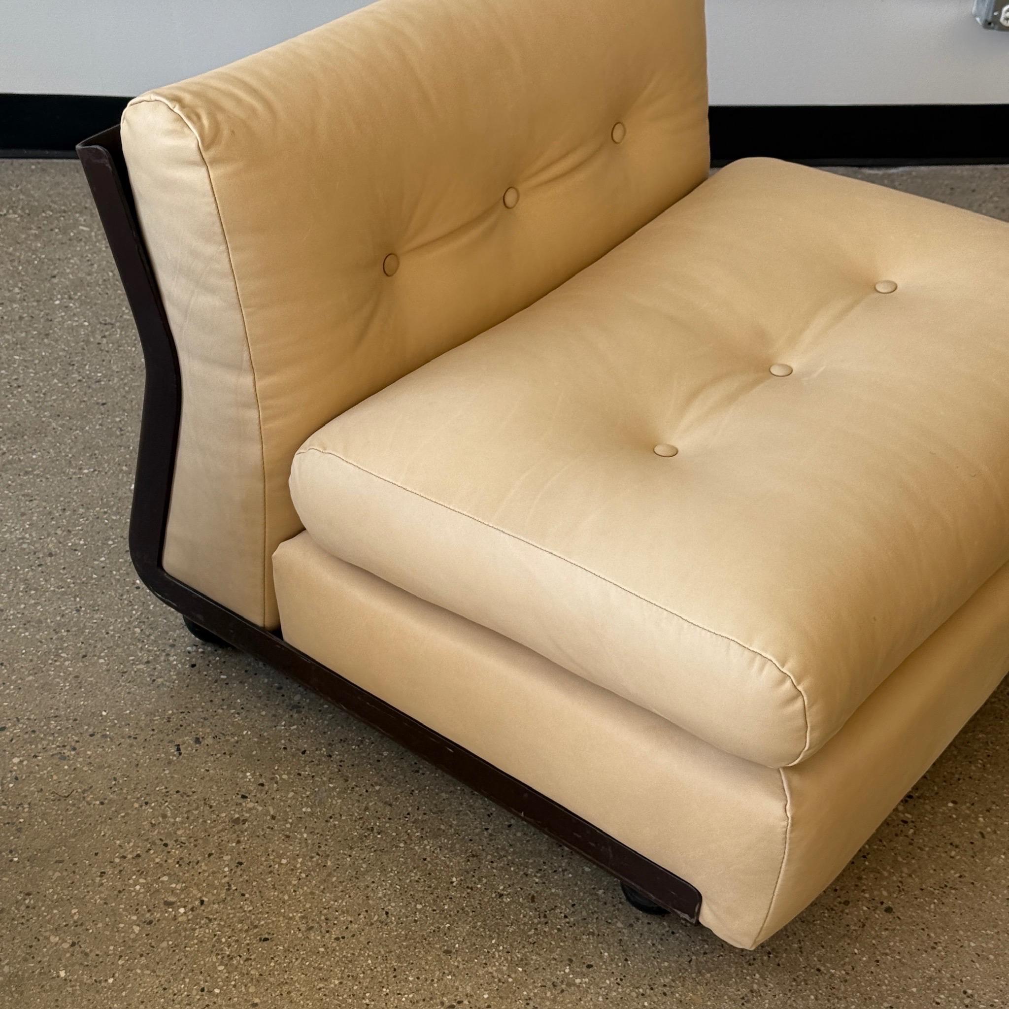 Post-Modern Amanta Modular Lounge Chairs by Mario Bellini for B&B Italia For Sale