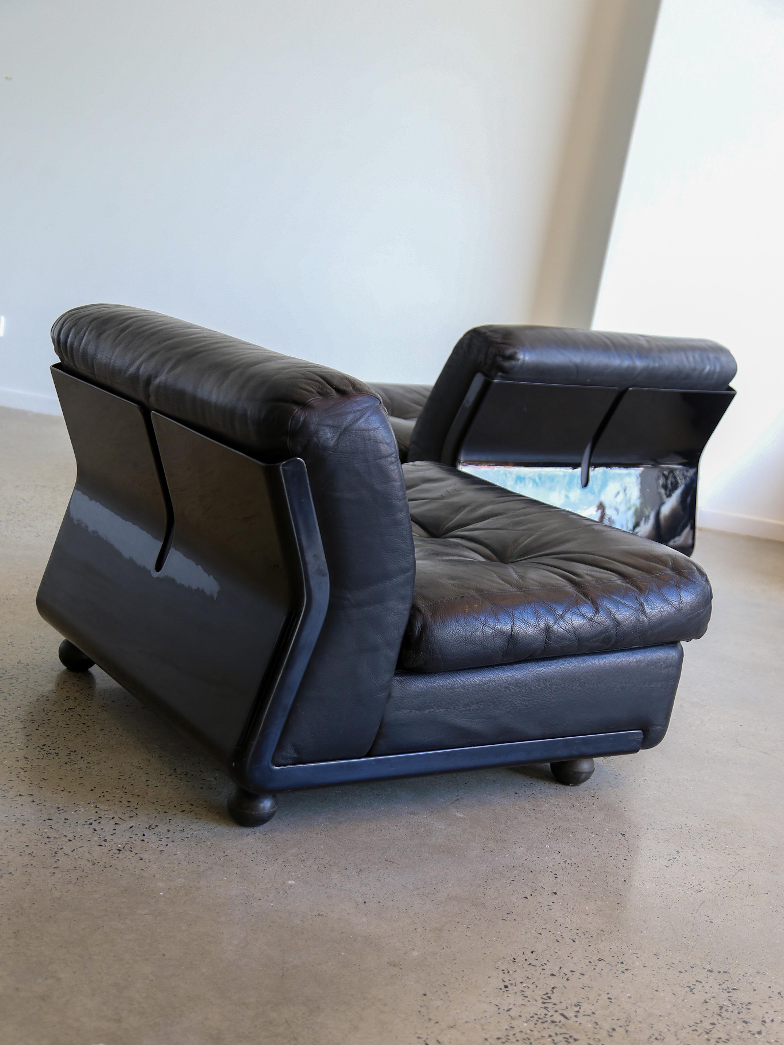 Amanta Modular Sofa in Black Leather By Mario Bellini for B&B Italia 1970 For Sale 4