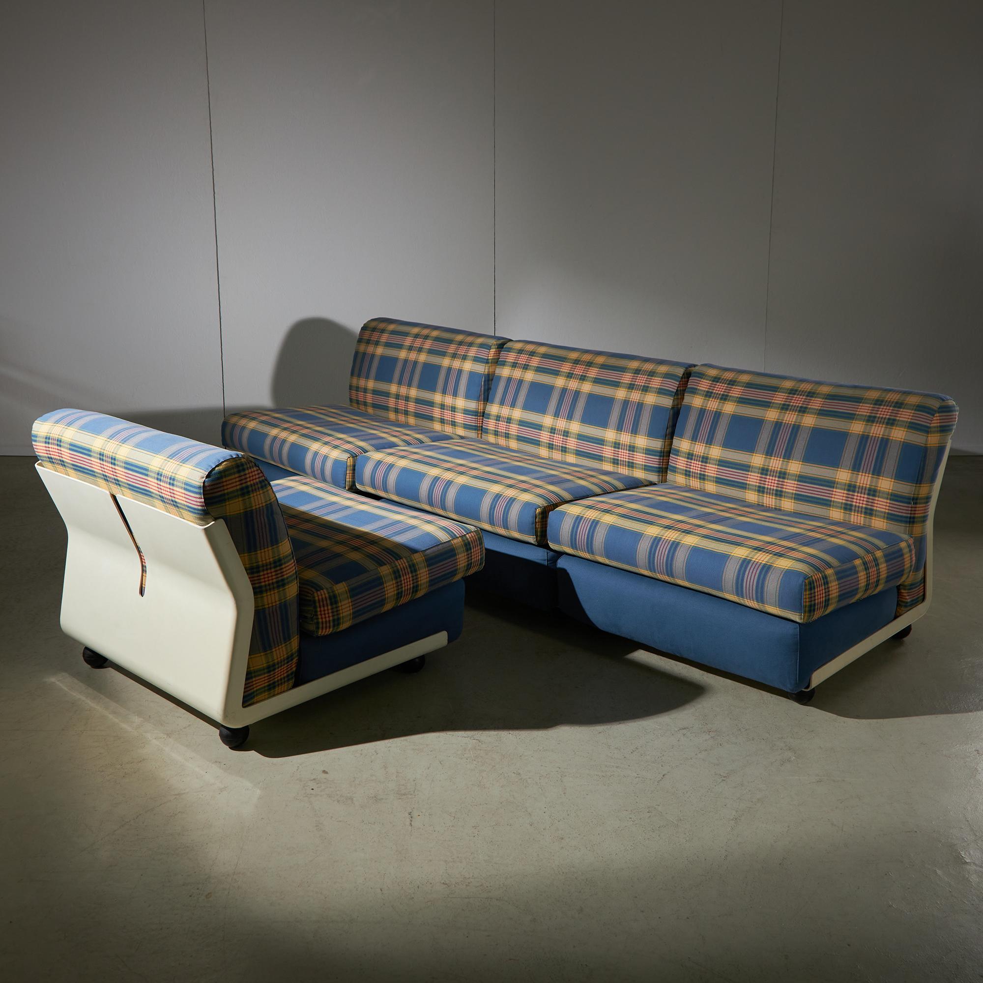 Mario Bellini's Amanta modular sofa set, designed for C&B Italia in 1966, is a great example of contemporary design that combines comfort, versatility, and aesthetic appeal. Known for his innovative approach to furniture design, Bellini has created