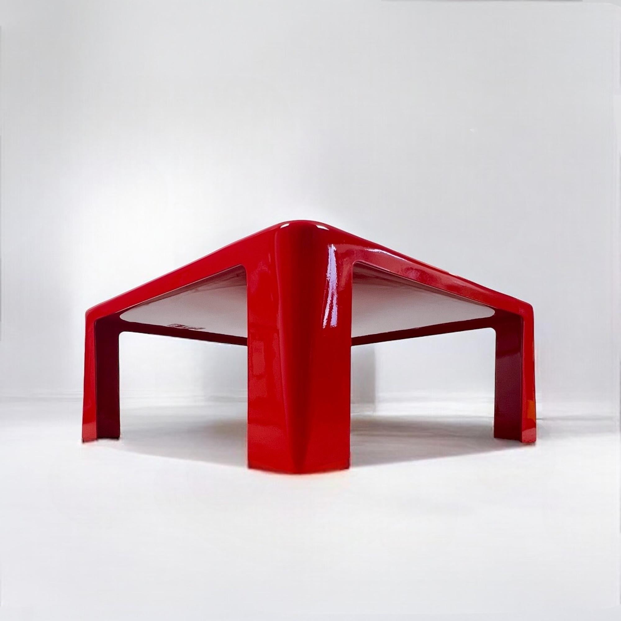 Amanta Table Mario Bellini for B&B Italia - Iconic 60s Design - Red Fiberglass 4