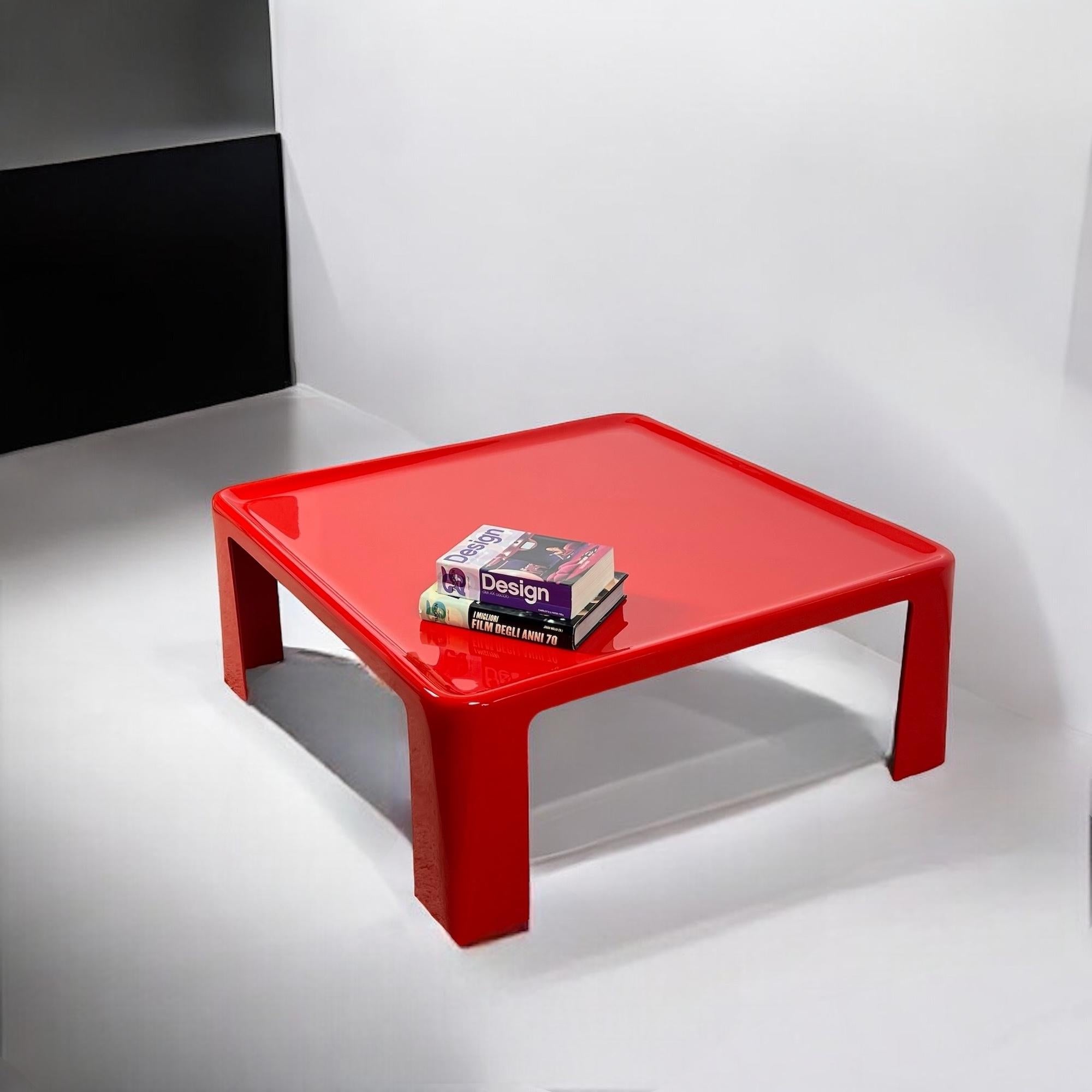 Mid-Century Modern Amanta Table Mario Bellini for B&B Italia - Iconic 60s Design - Red Fiberglass