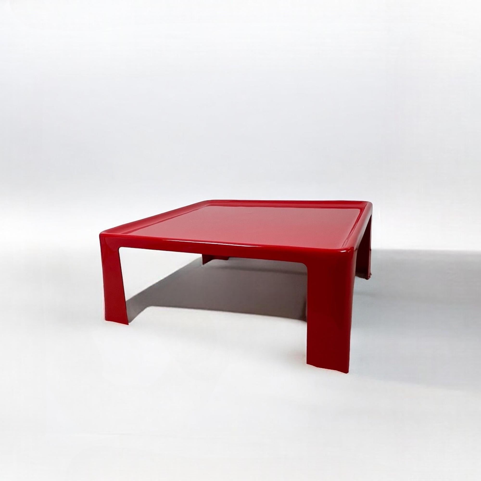 Italian Amanta Table Mario Bellini for B&B Italia - Iconic 60s Design - Red Fiberglass