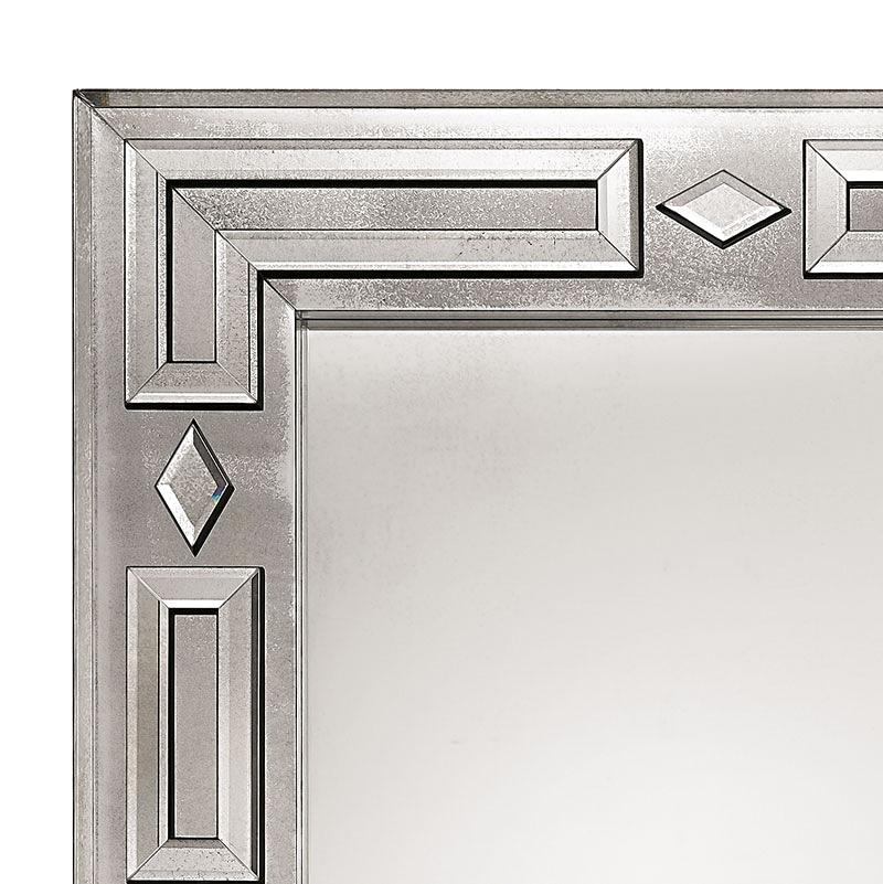 Sculpté à la main Miroir Amara en vente