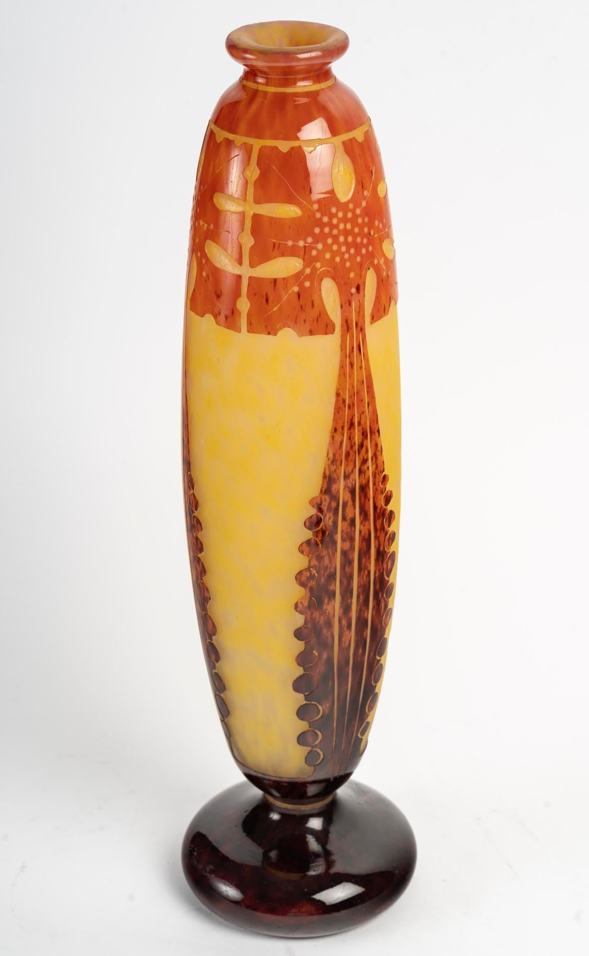 Vase Amarante par Charles Schneider pour Verre Français, 1930, Art Déco. Bon état à Saint-Ouen, FR