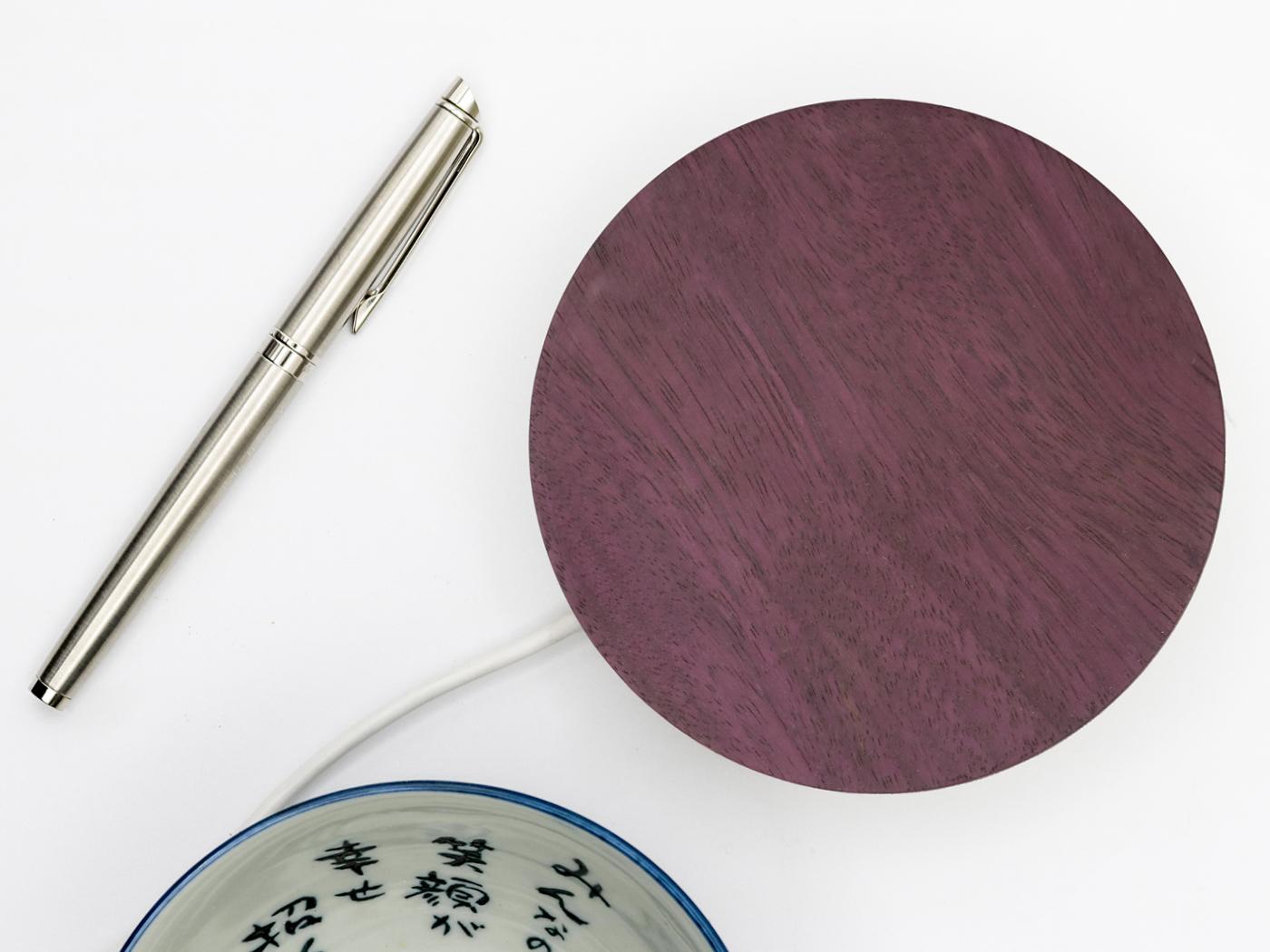 Amaranth Wood Base, klein, 15W Wireless Charger im Zustand „Neu“ im Angebot in Milano, IT