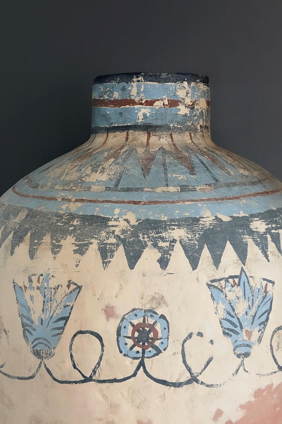 Intagliato Vaso d'acqua di Amarna Lotus in vendita
