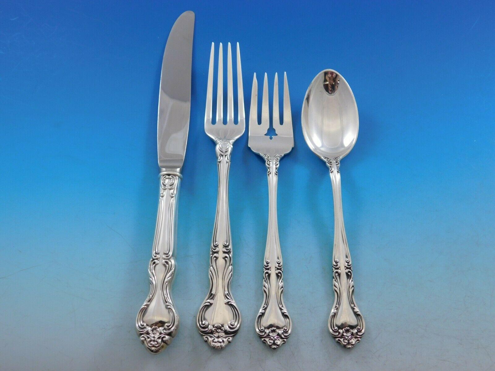 Fabuleux service de couverts en argent sterling Amaryllis by Manchester - 60 pièces. Cet ensemble comprend :



6 couteaux, 8 3/4
6 fourchettes, 7