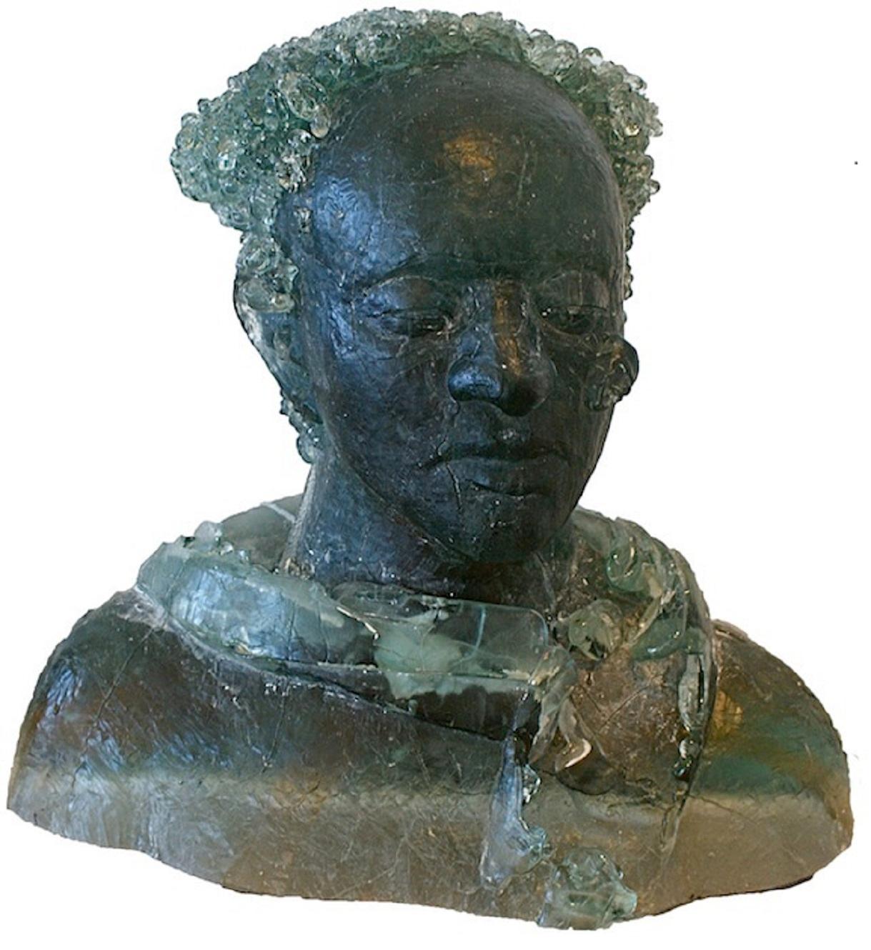 AMATO, MICAELA Figurative Sculpture - Nidea