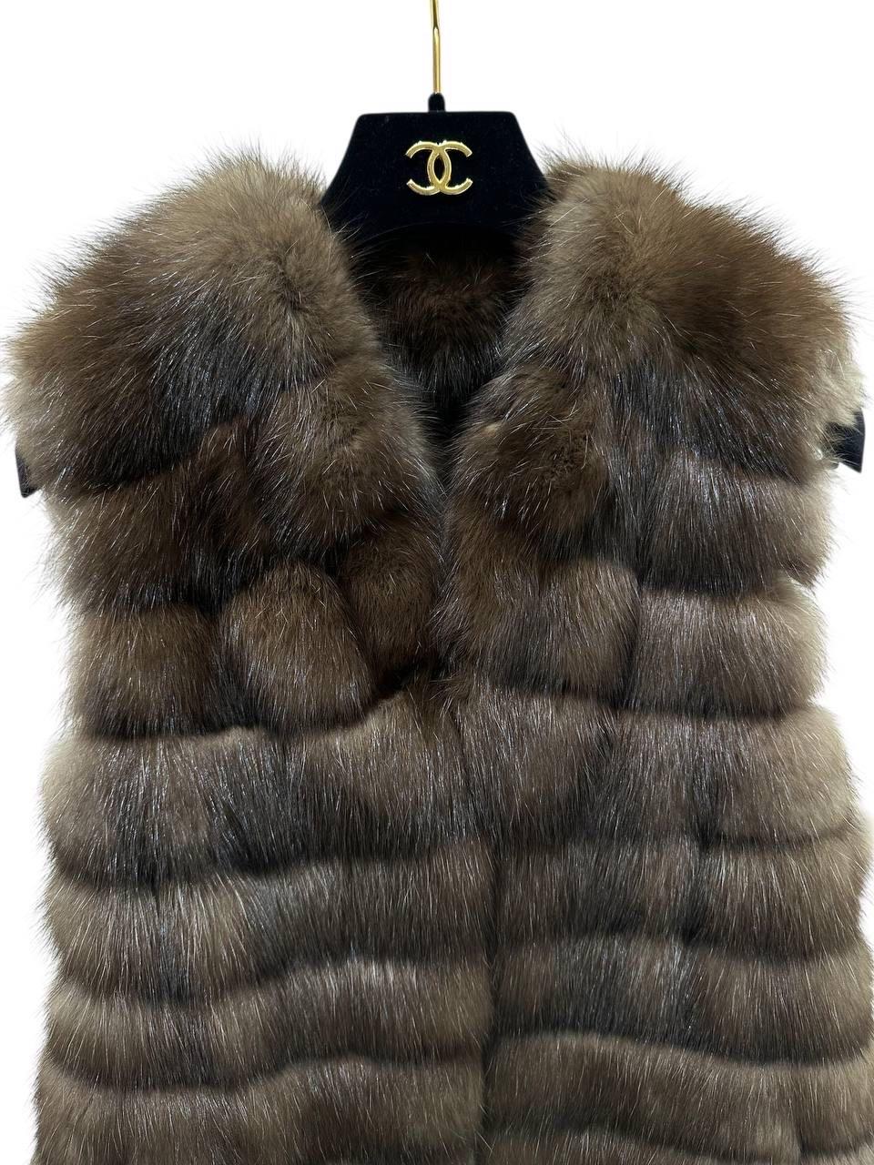 Chaqueta de abrigo sin mangas de piel de marta Amato Talla Pequeña (42) Negro en venta