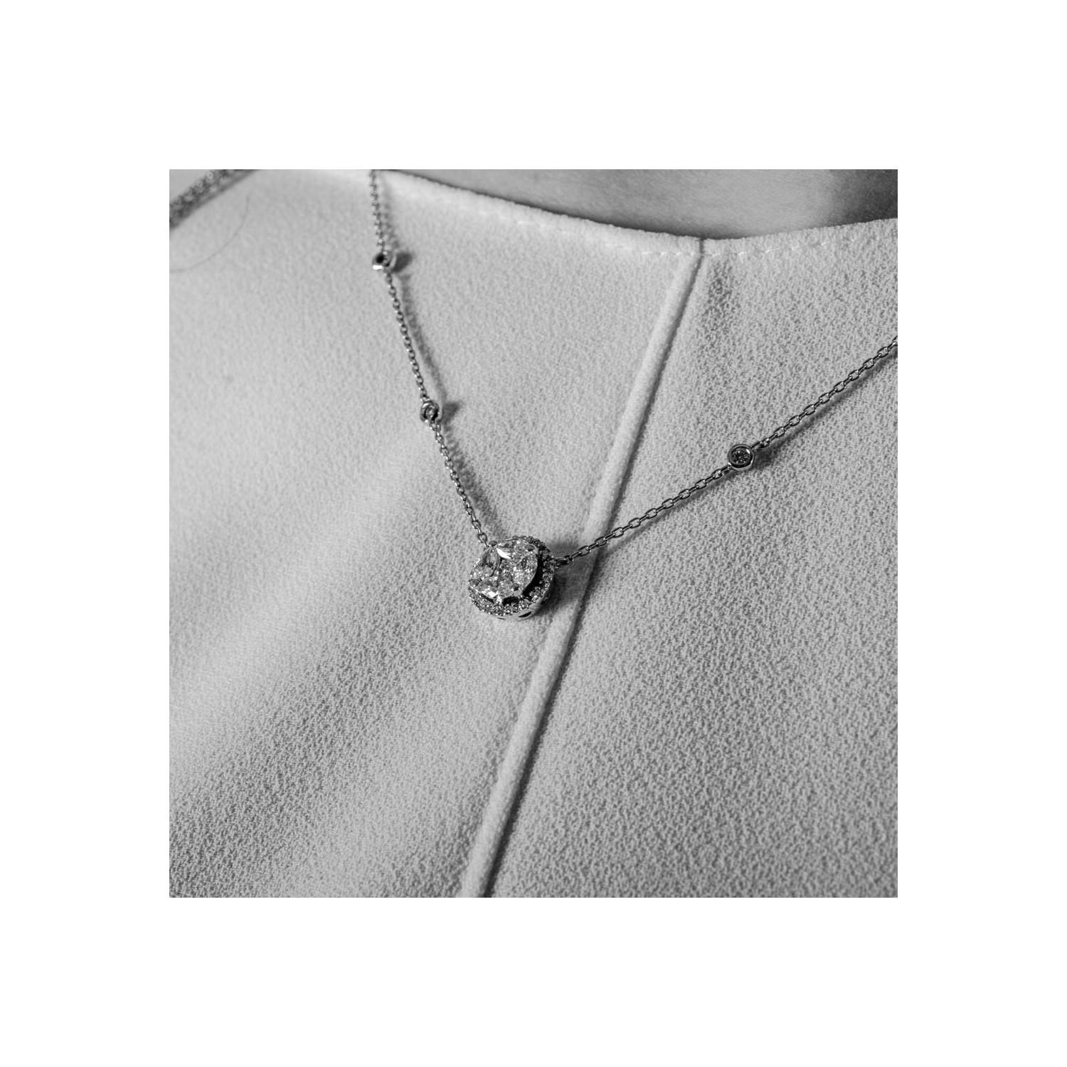 Round Cut Amazing 0.57 Carat Marquise Diamond Pendant Necklace 18 Karat White Gold GVS For Sale