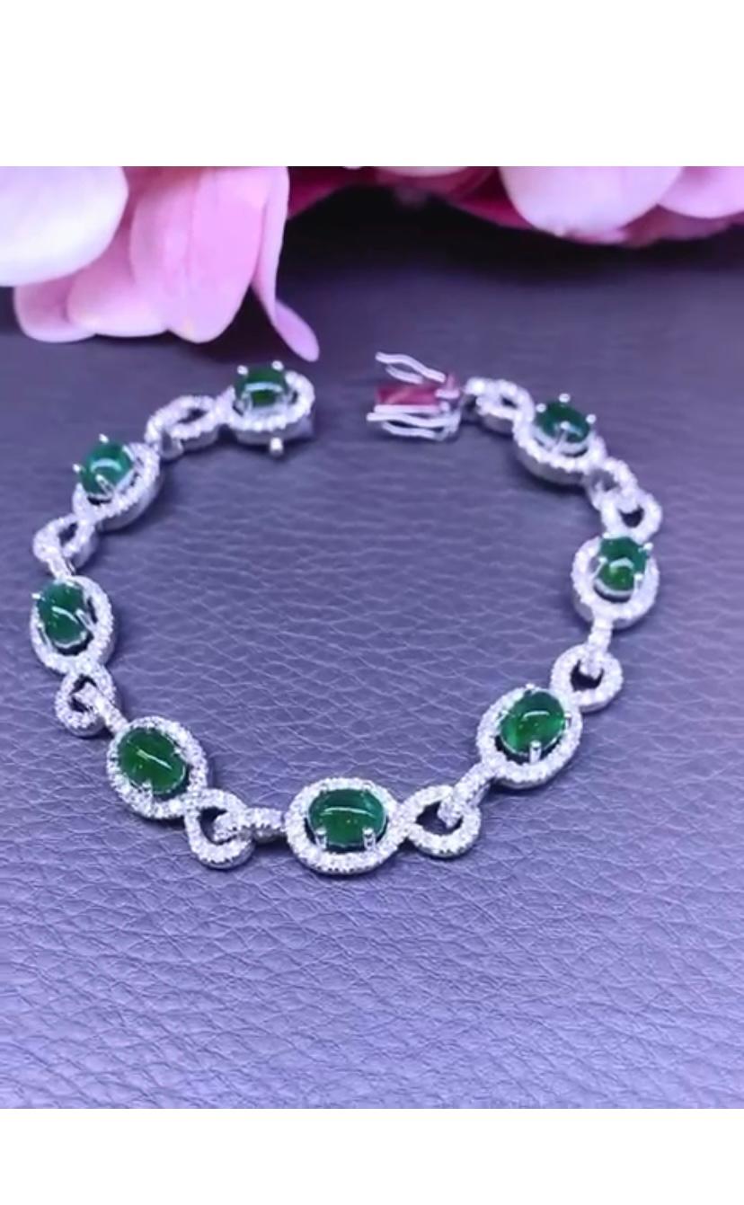 Cabochon AIG Certified 8.06 Carats Zambian Emeralds Diamonds 2.79 Ct 18K Gold Bracelet  For Sale