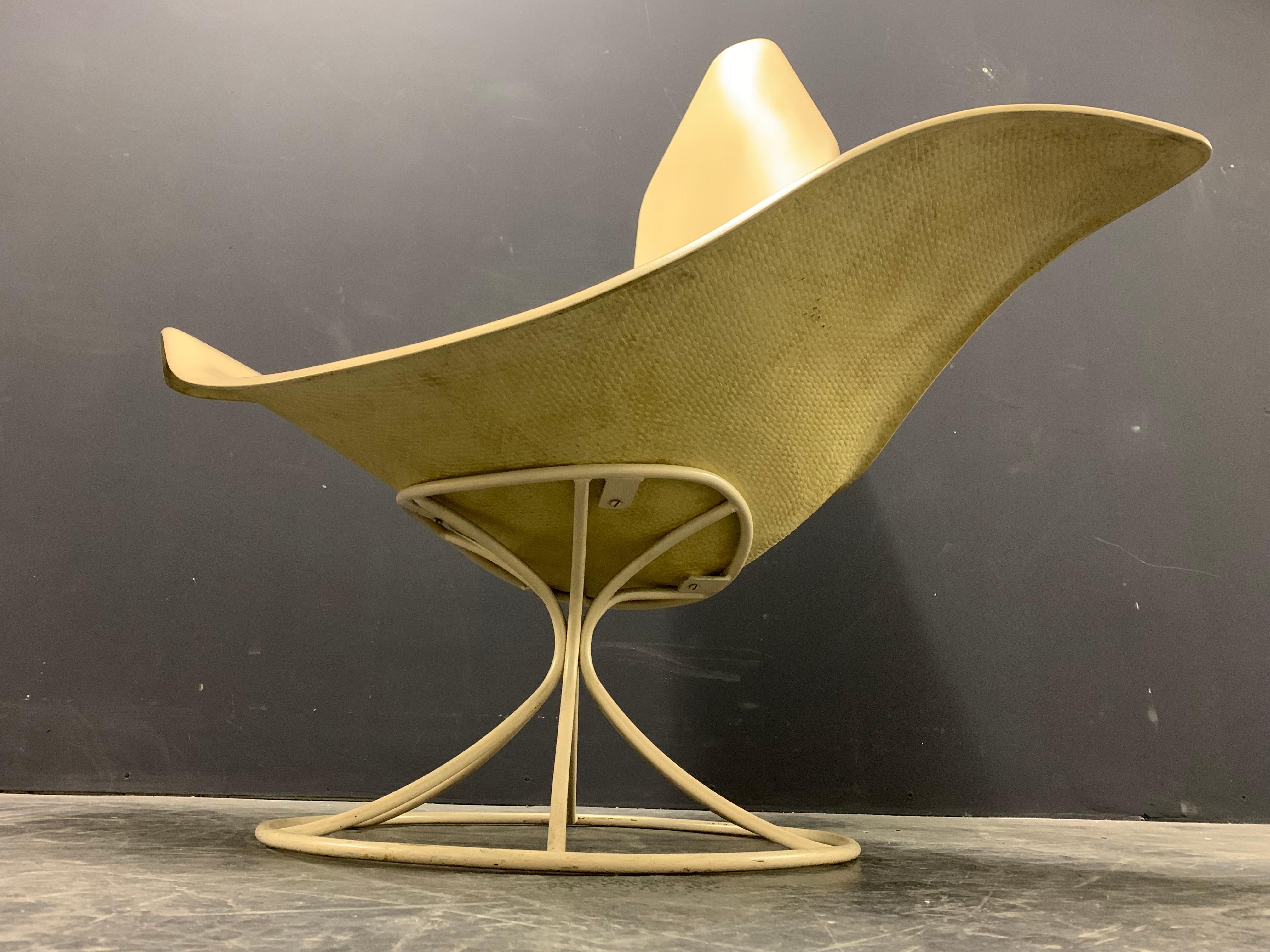 Amazing 120-LF Tulip Lounge Chair by Erwin and Estelle Laverne In Good Condition In Munich, DE