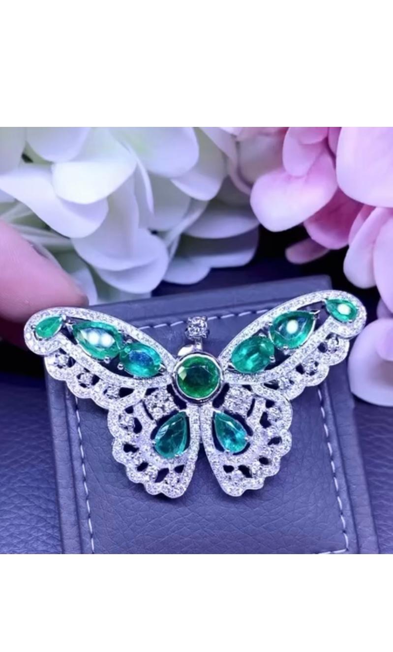 Women's AIG Certified 10.00 Carats Zambian Emeralds  3.15 Ct Diamonds Brooch Pendant For Sale