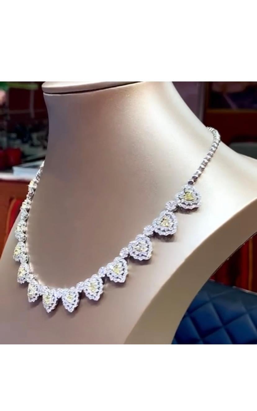 Certified 14.60 Carats Diamonds 18K Gold Necklace For Sale 2