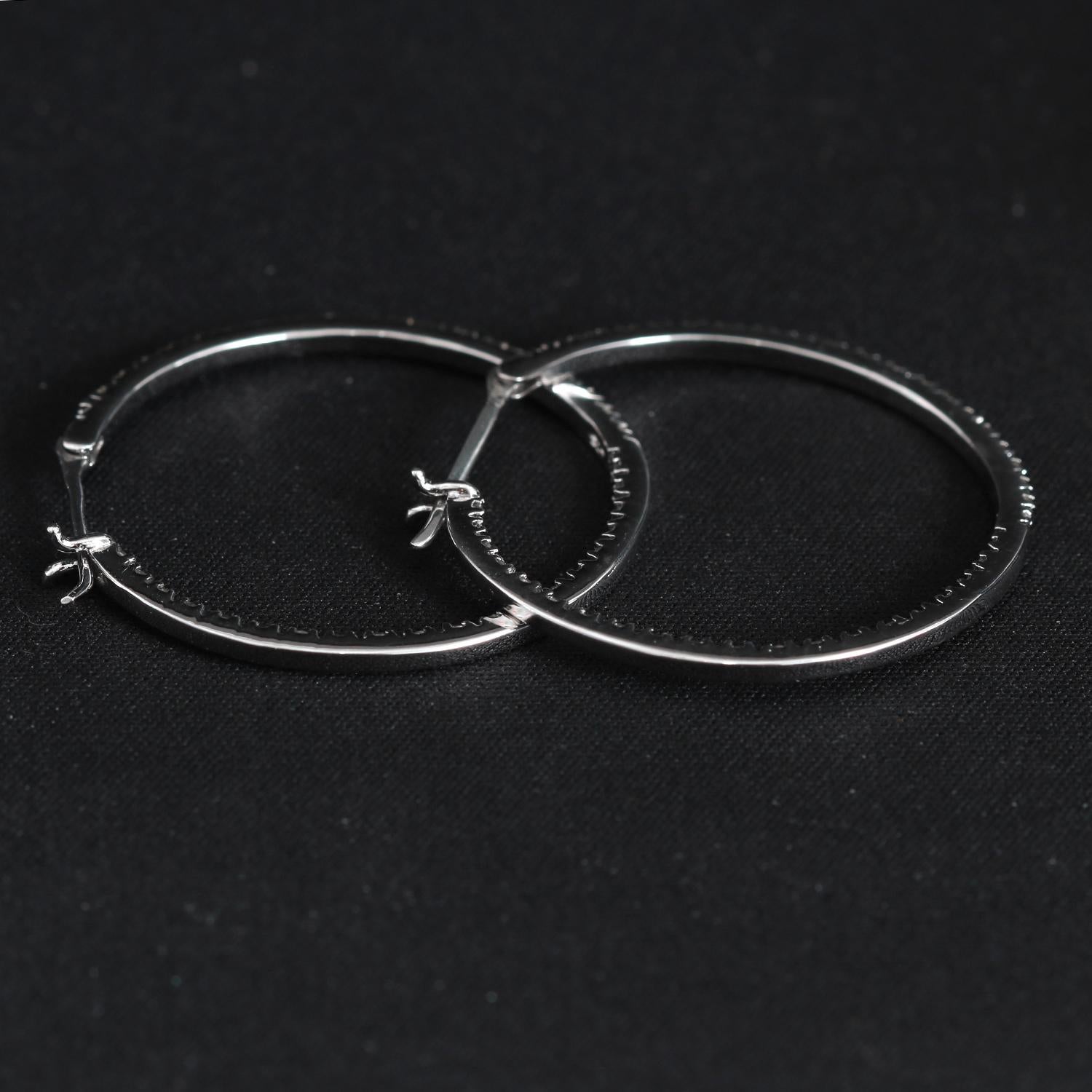 Amazing 14k White Gold Diamond Inside-Out Hoop Earrings In Excellent Condition For Sale In Dallas, TX