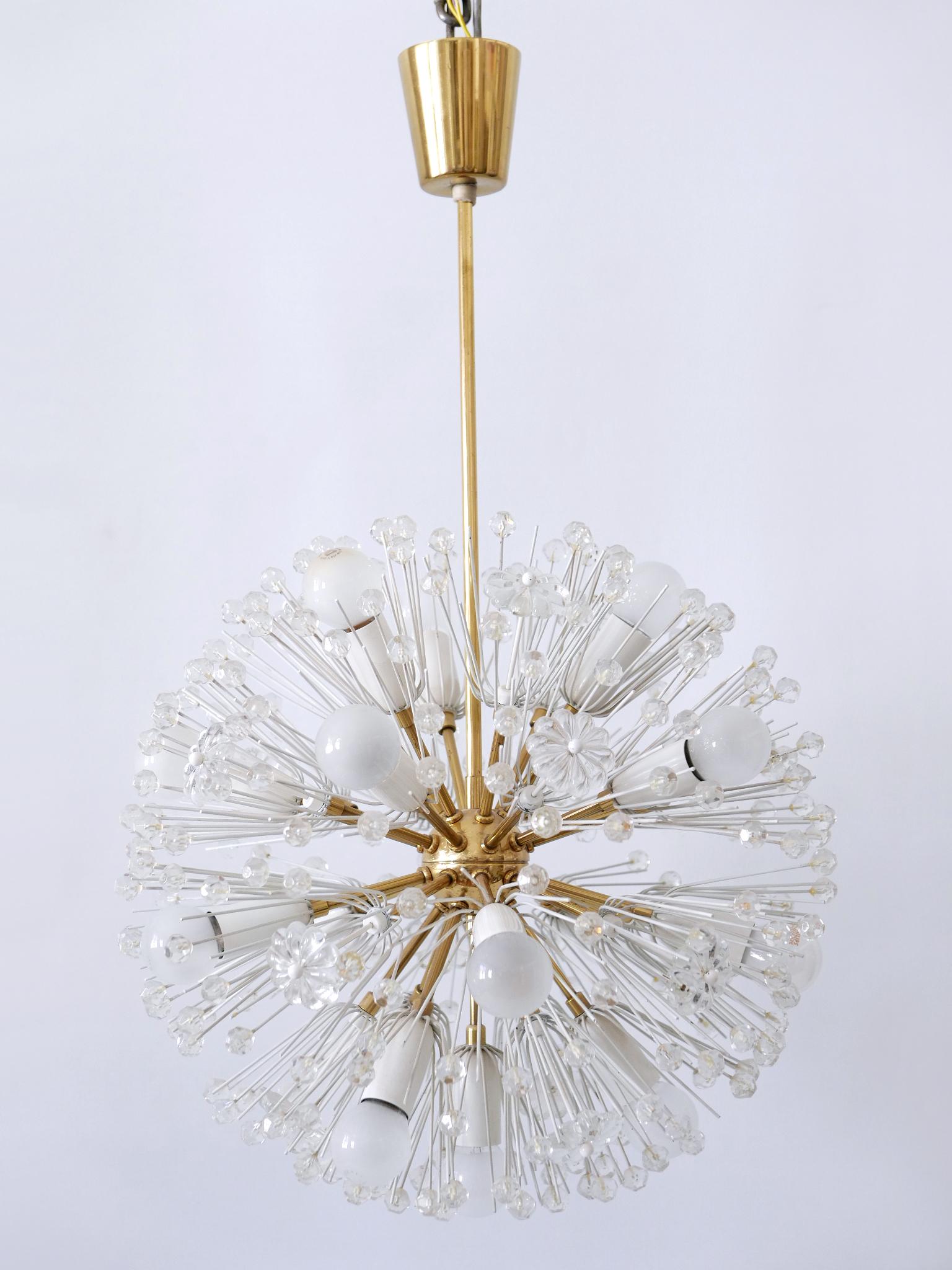 Erstaunlicher 17-Lights Kronleuchter Dandelion von Emil Stejnar für Rupert Nikoll 1950s (Messing) im Angebot