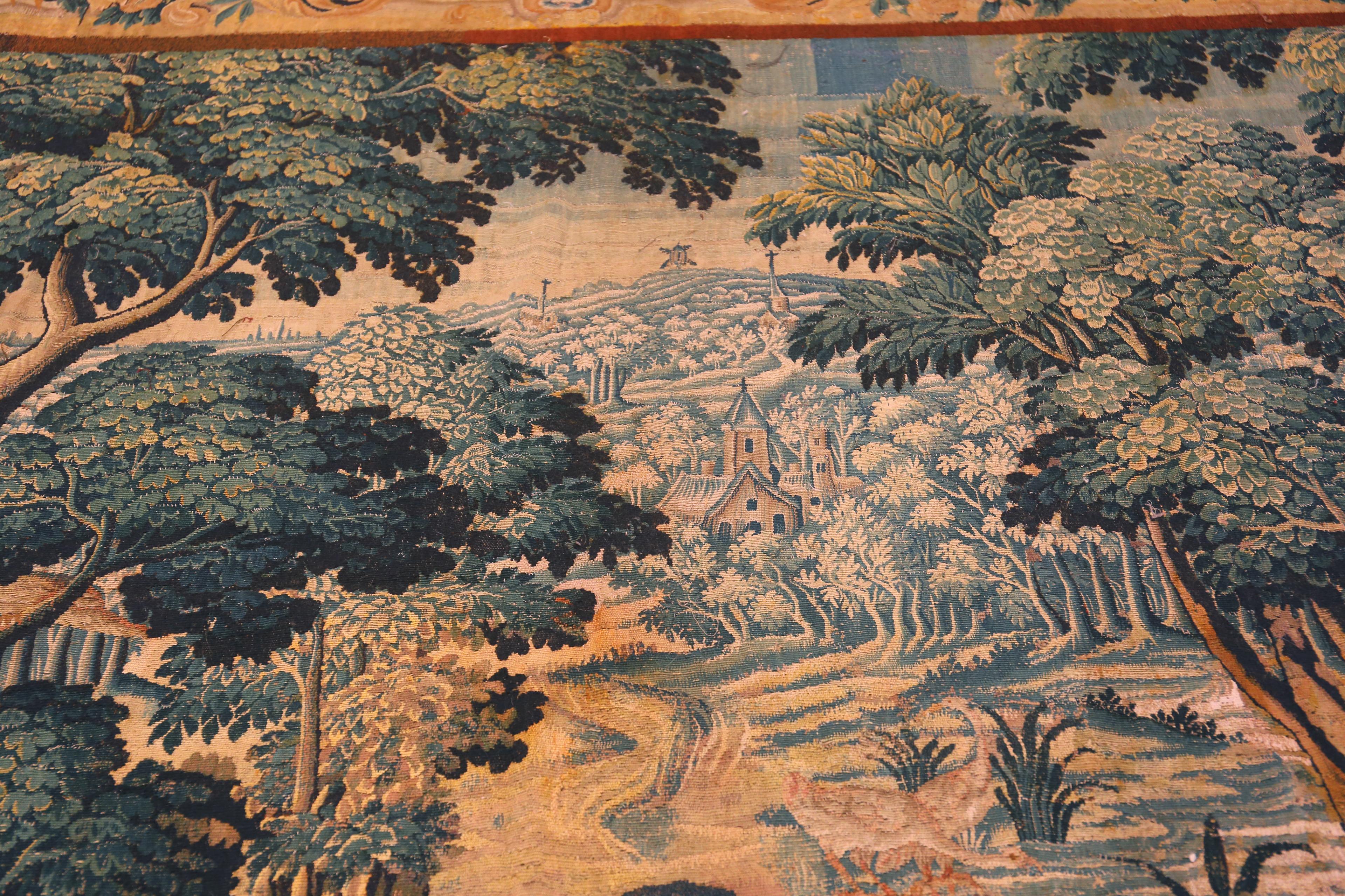 XVIIIe siècle et antérieur Magnifique tapisserie française ancienne du 17ème siècle en soie et laine verdure 10' x 12'10