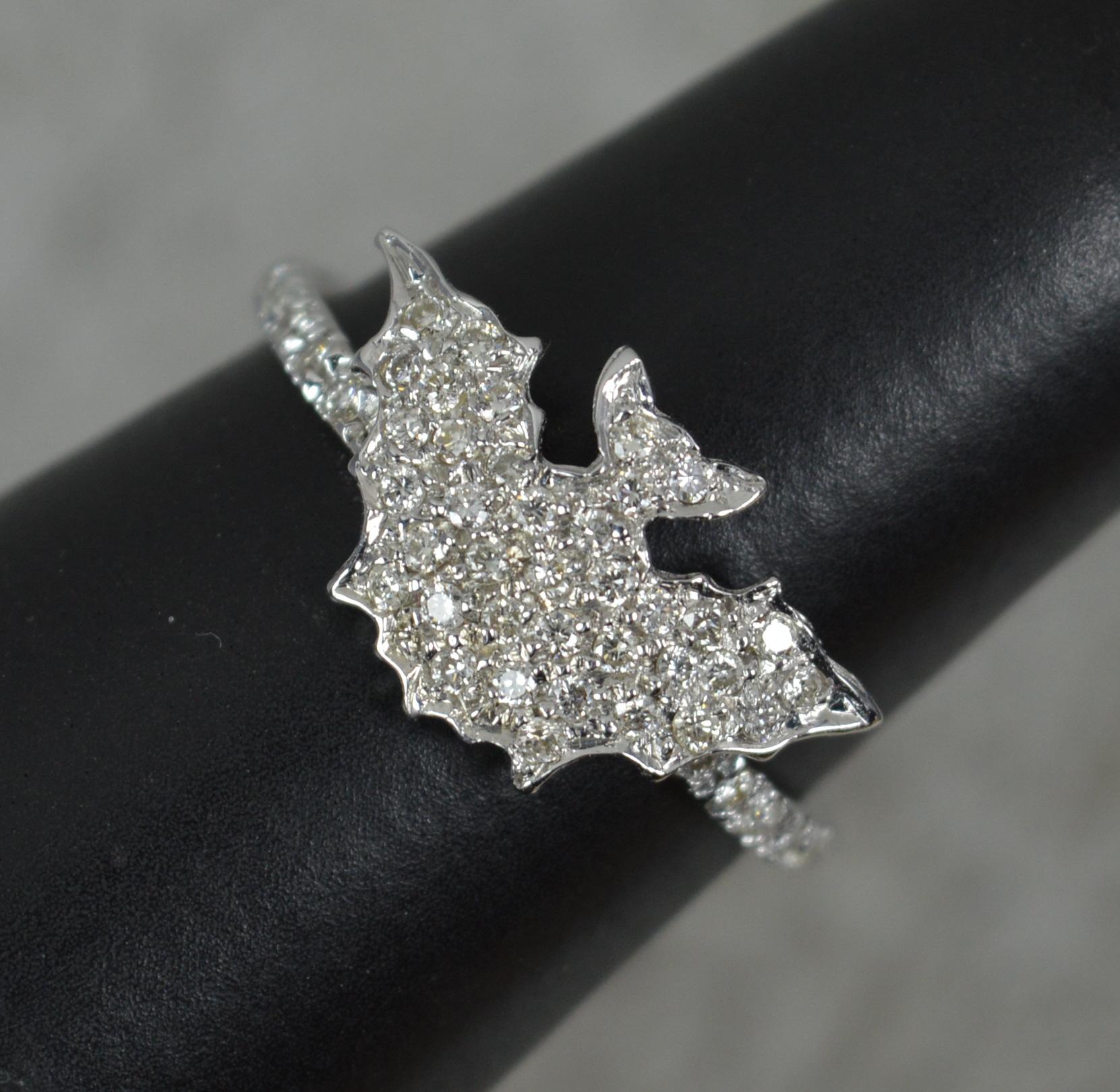 Amazing 18 Carat White Gold and Vs Diamond Bat Shaped Cluster Ring 3