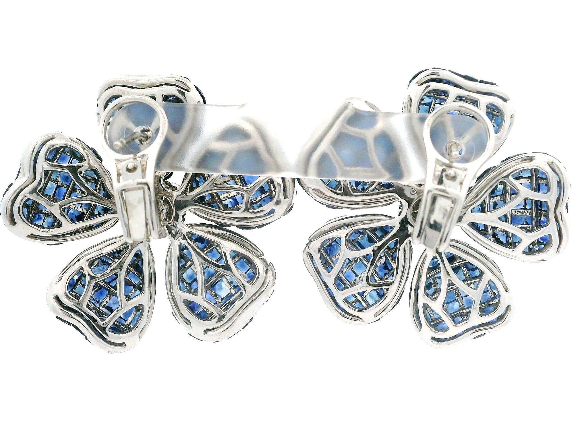Amazing 18k Gold Sapphire & Diamond Mystery Invisible Set Large Flower Earrings In Excellent Condition For Sale In Montclair, NJ