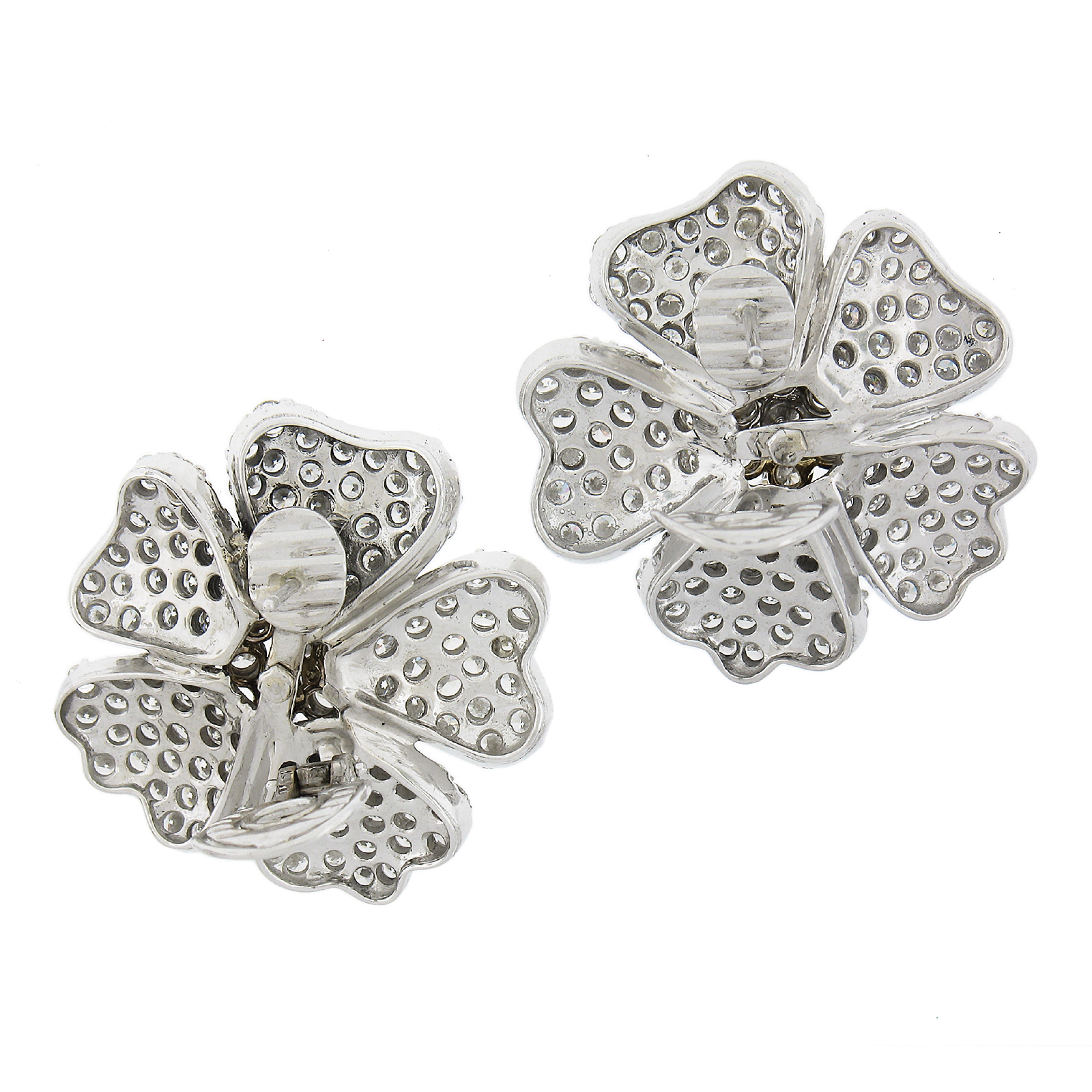Incroyables boucles d'oreilles à grande fleur en or blanc 18 carats et diamants 16 carats en vente 1