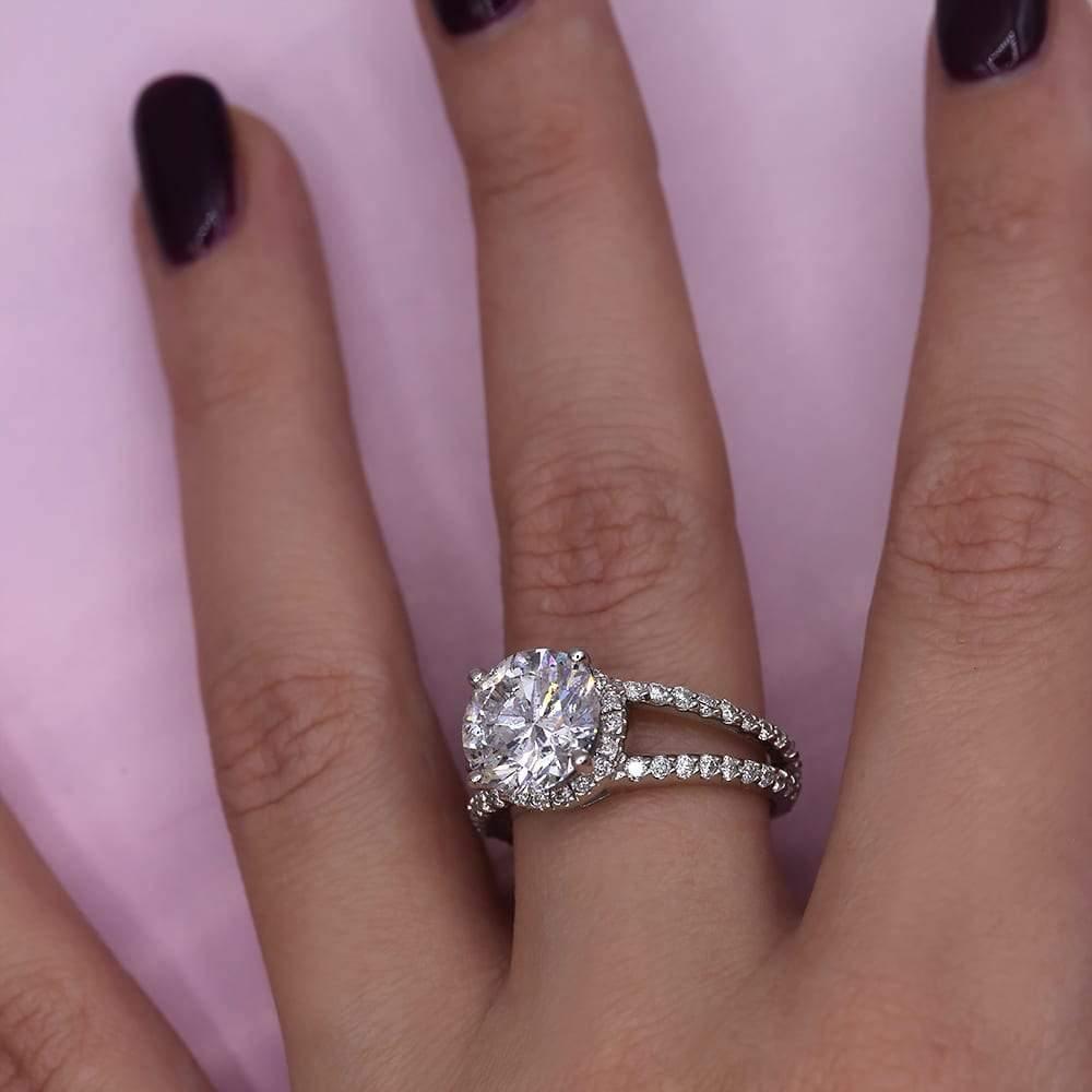 For Sale:  Amazing 18k White Gold Engagement Ring w/ 5.32ct. Diamonds 3