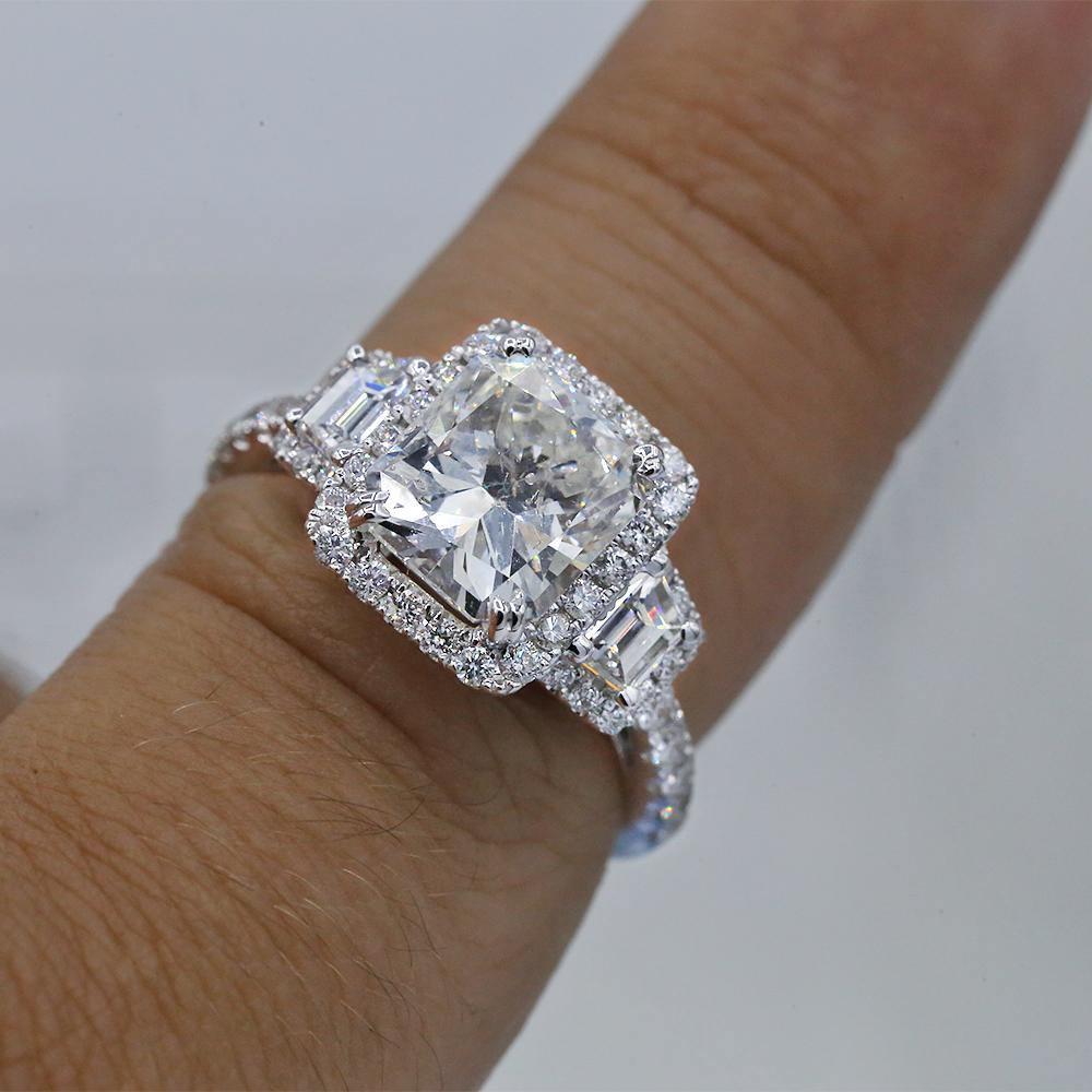 For Sale:  Amazing 18k White Gold Engagement Ring with 4.21ct. Diamonds 2