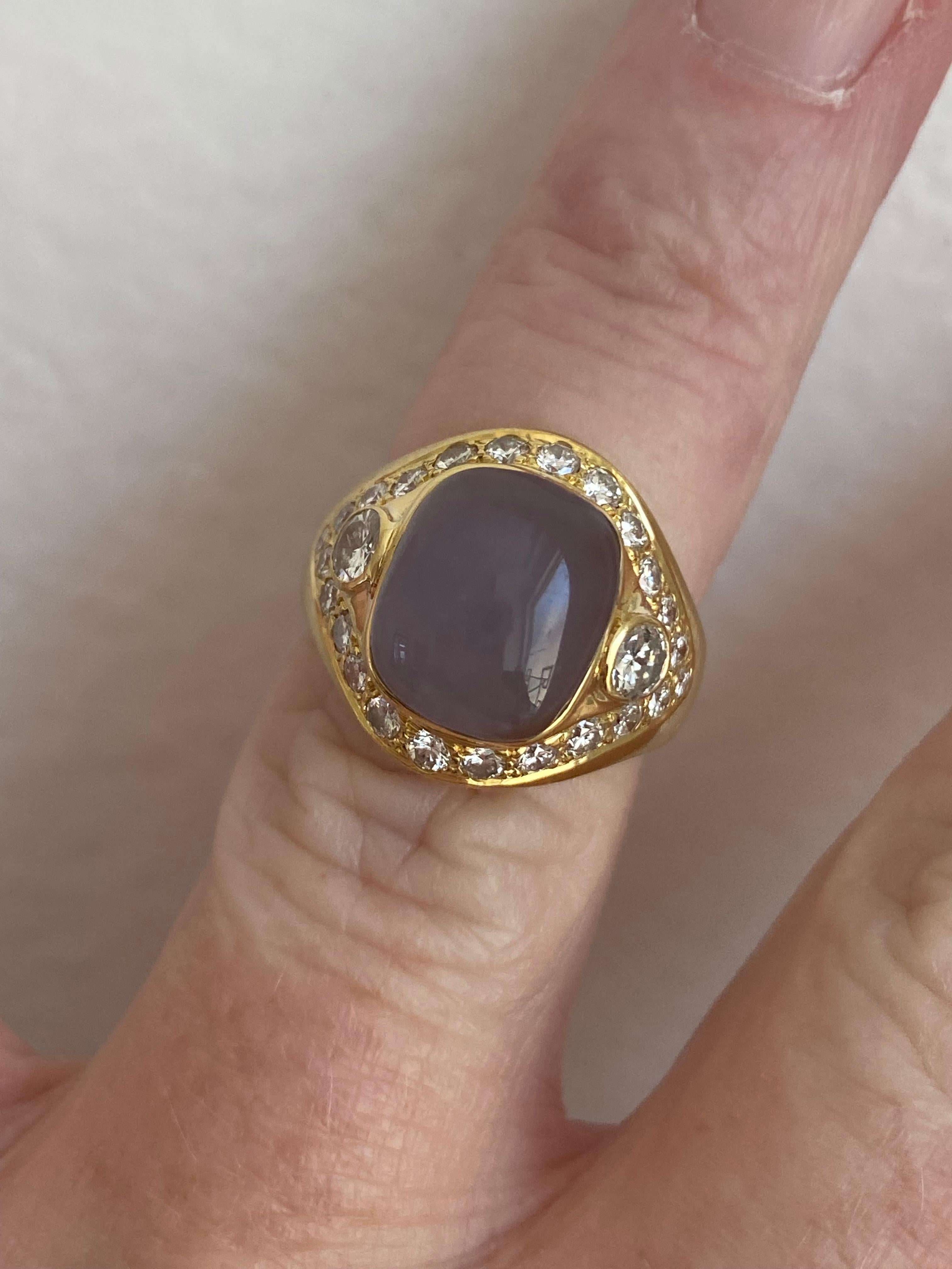 Retro Amazing 18K Yellow Gold Chalcedony and Diamond Engagement Ring For Sale