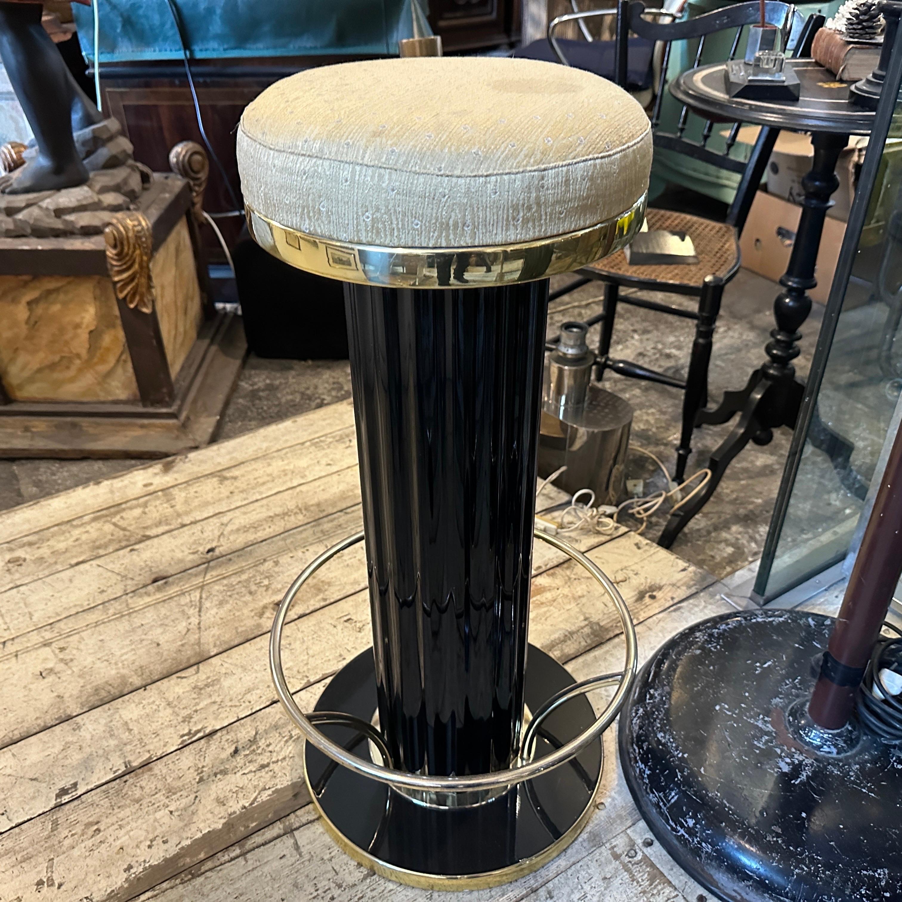 Amazing 1960s Mid-Century Modern Italian Bar Cabinet and Stools 15