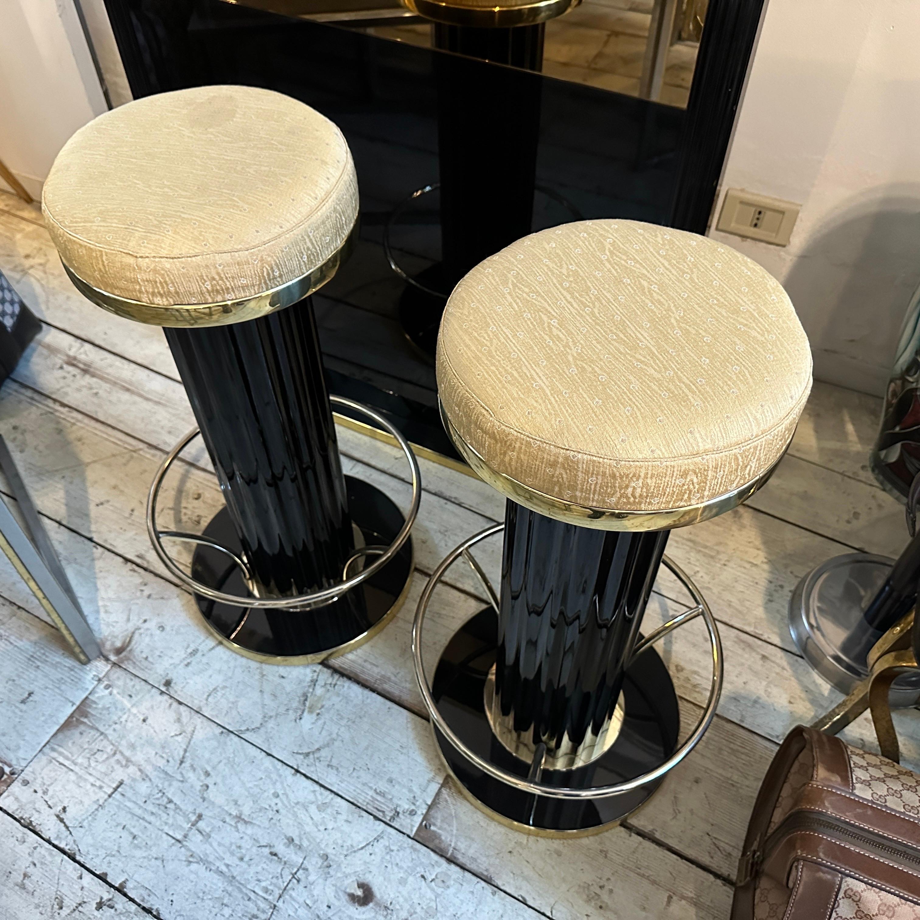 Amazing 1960s Mid-Century Modern Italian Bar Cabinet and Stools 1