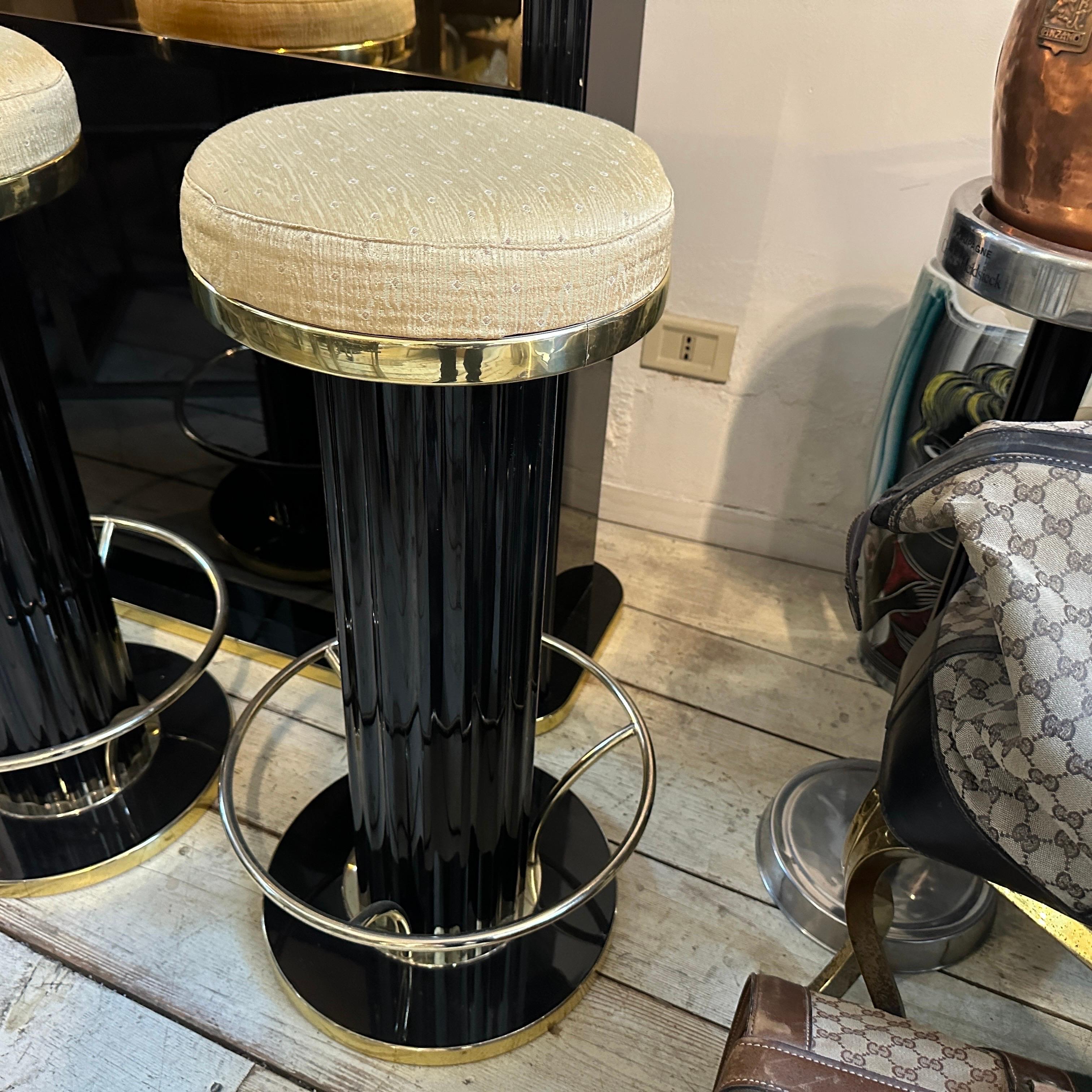 Amazing 1960s Mid-Century Modern Italian Bar Cabinet and Stools 2