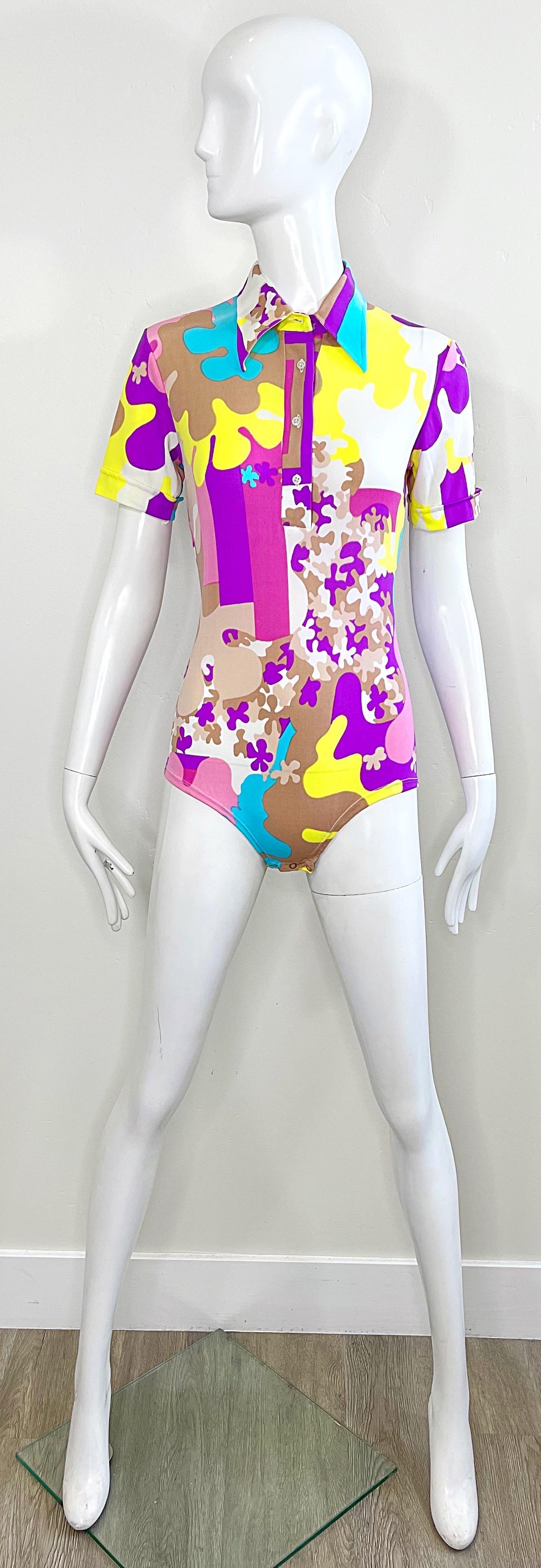 Amazing 1970s Bright Colored Novelty Puzzle Print One Piece Vintage 70s Bodysuit In Excellent Condition For Sale In San Diego, CA