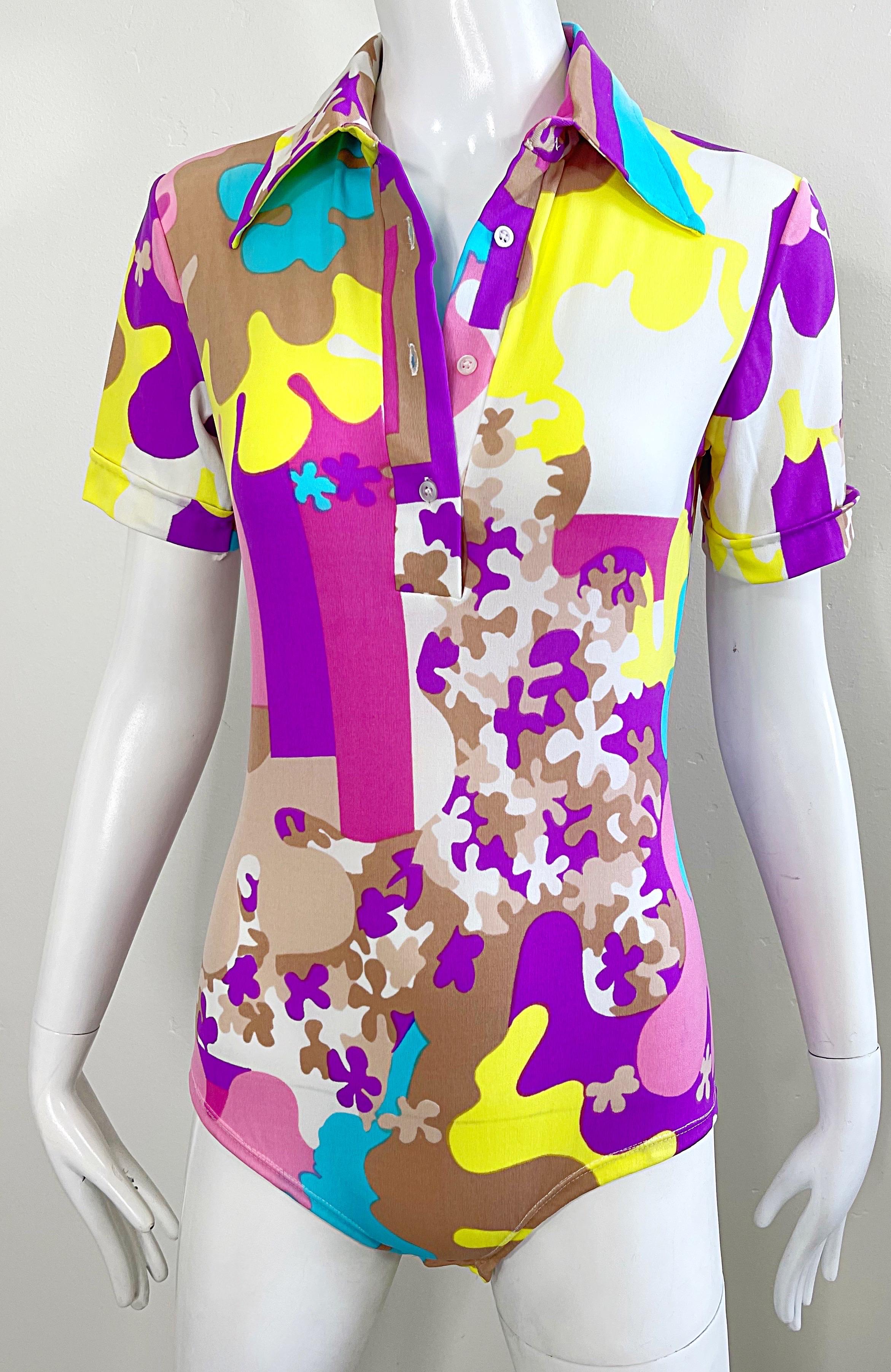 Amazing 1970s Bright Colored Novelty Puzzle Print One Piece Vintage 70s Bodysuit In Excellent Condition For Sale In San Diego, CA