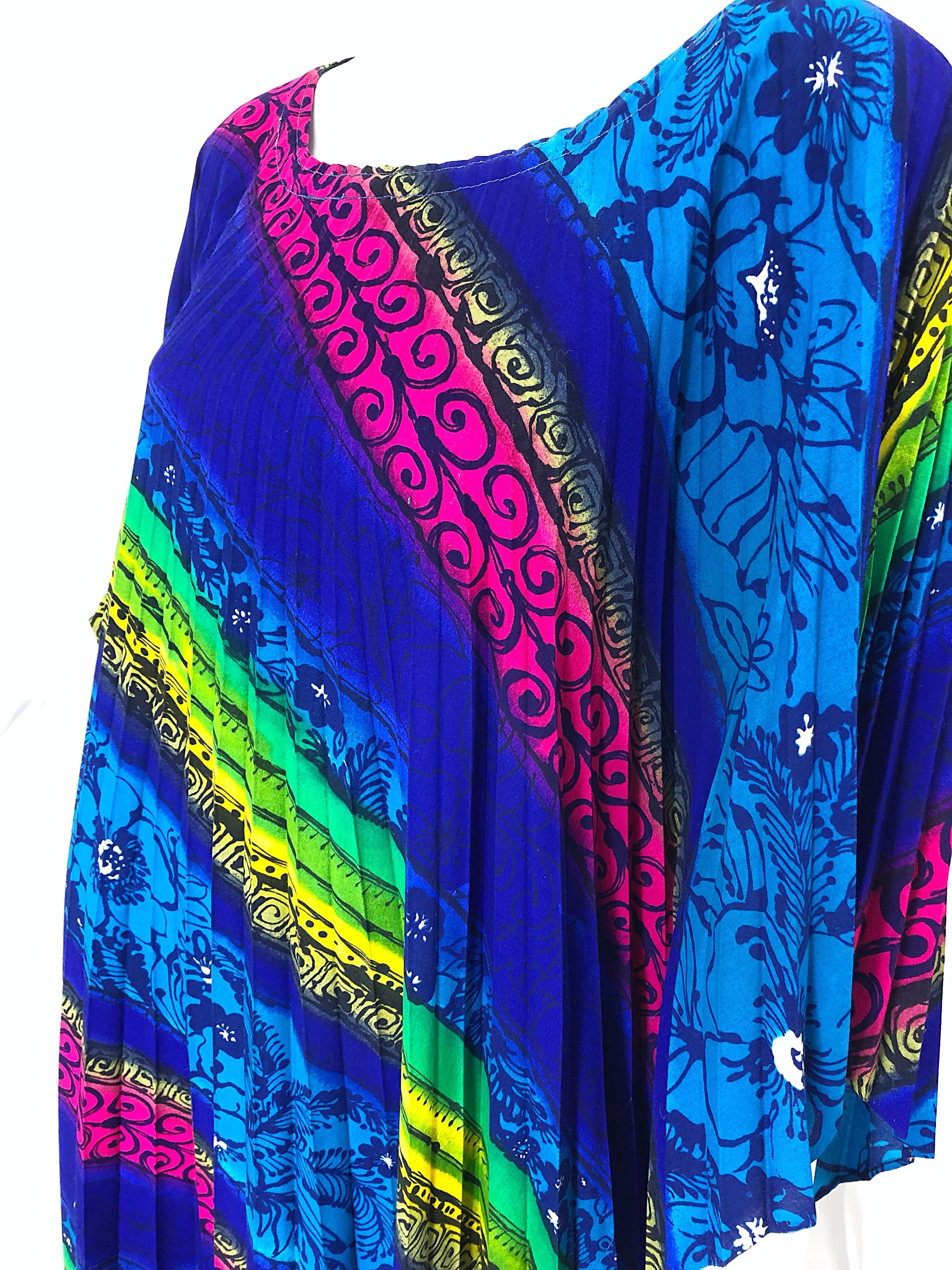 Women's Amazing 1970s Brightly Colored Flower Pleated Vintage 70s Caftan Maxi Dres For Sale
