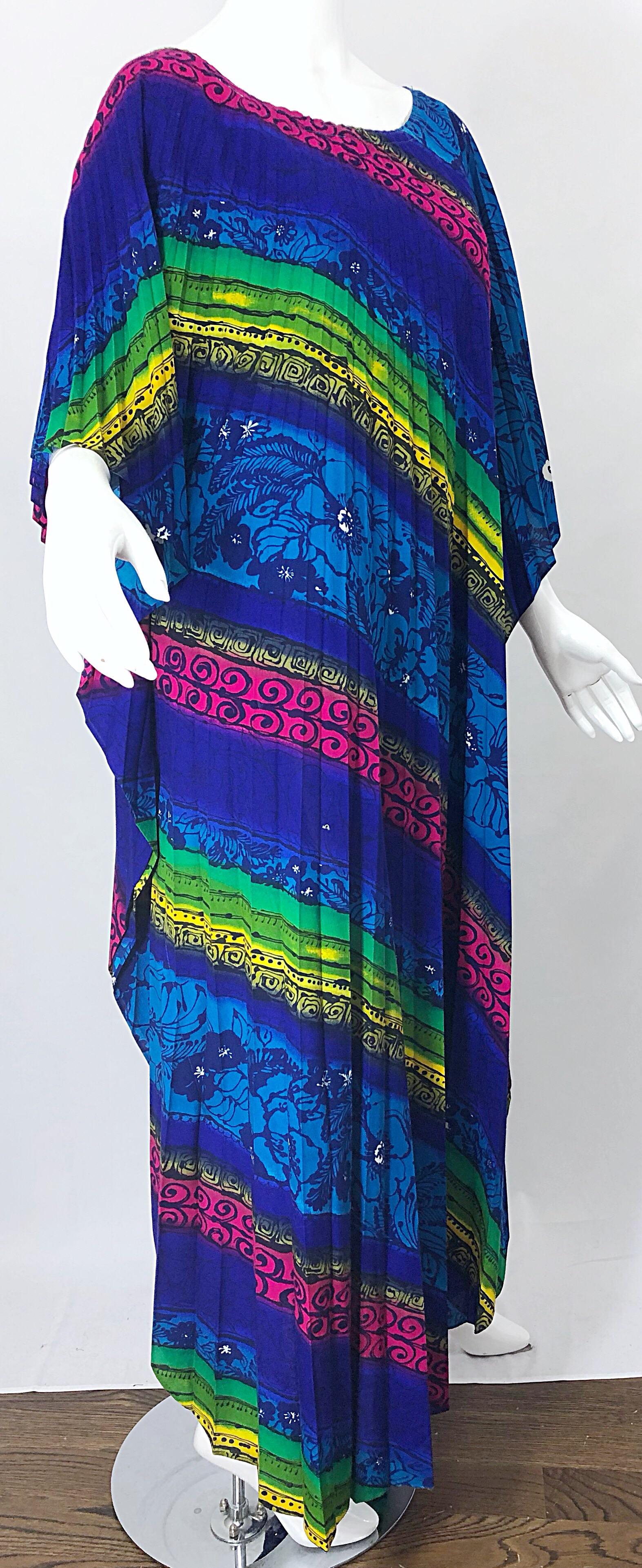 1970er Jahre Vintage 70er Jahre Kaftan Maxikleid mit bunter Blume plissiert im Angebot 3