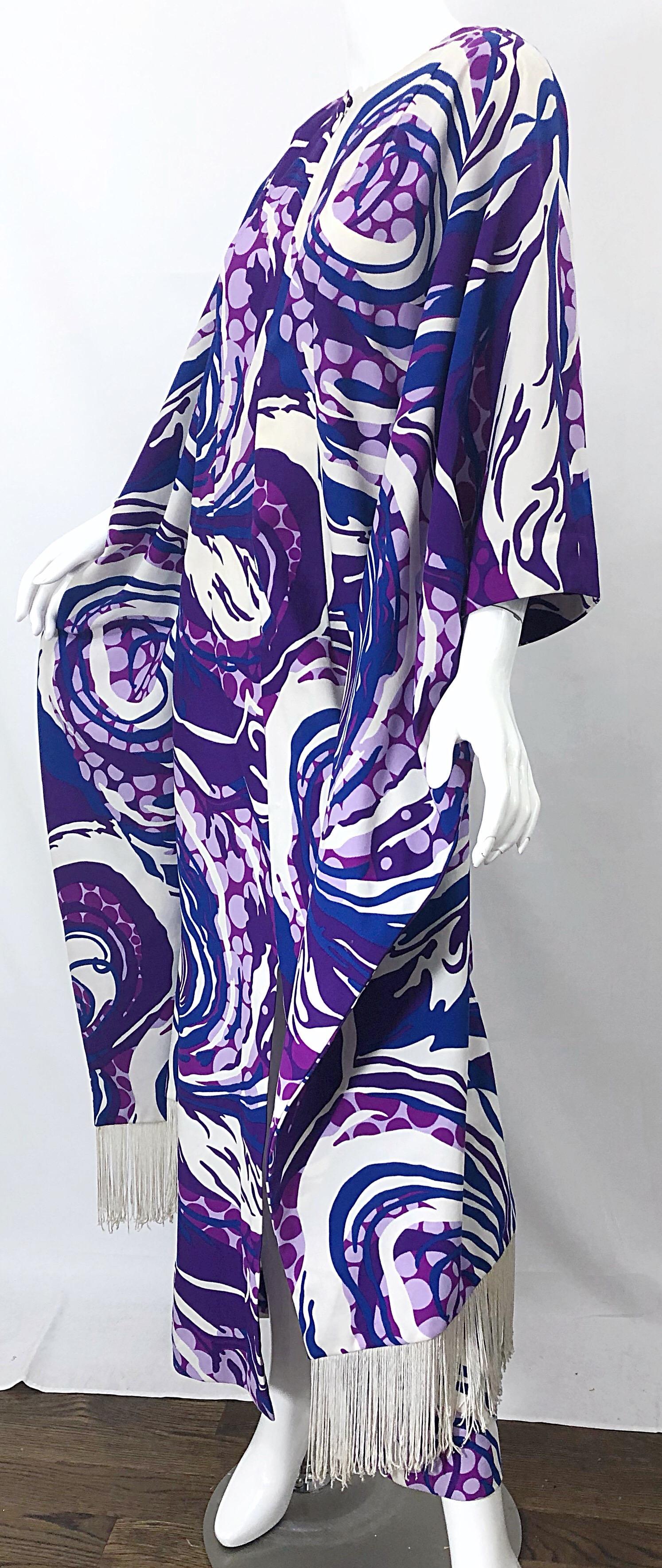 Amazing 1970s Fringed Purple and Blue Abstract Swirl Print Vintage 70s Caftan For Sale 6