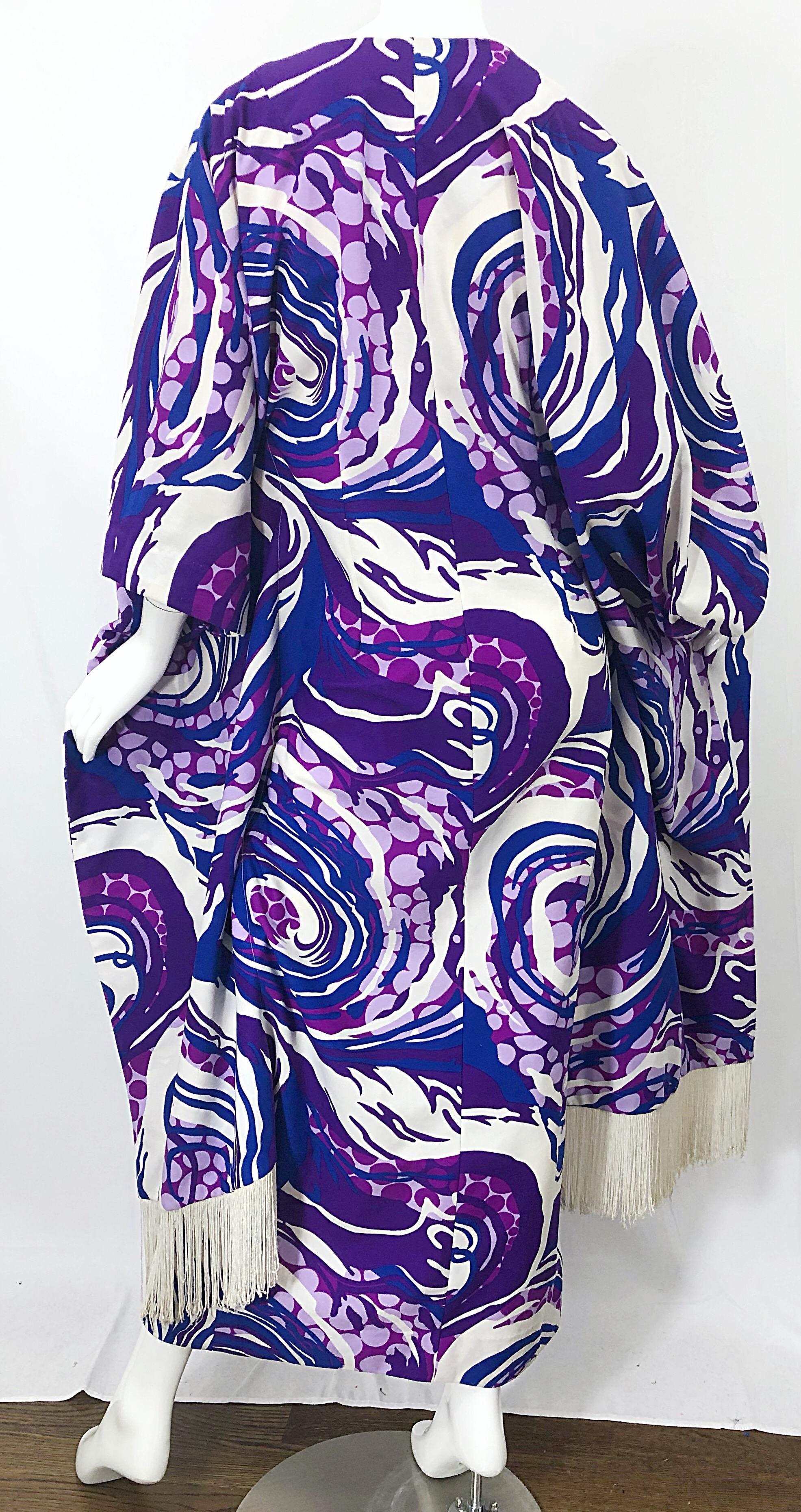 Amazing 1970s Fringed Purple and Blue Abstract Swirl Print Vintage 70s Caftan For Sale 7