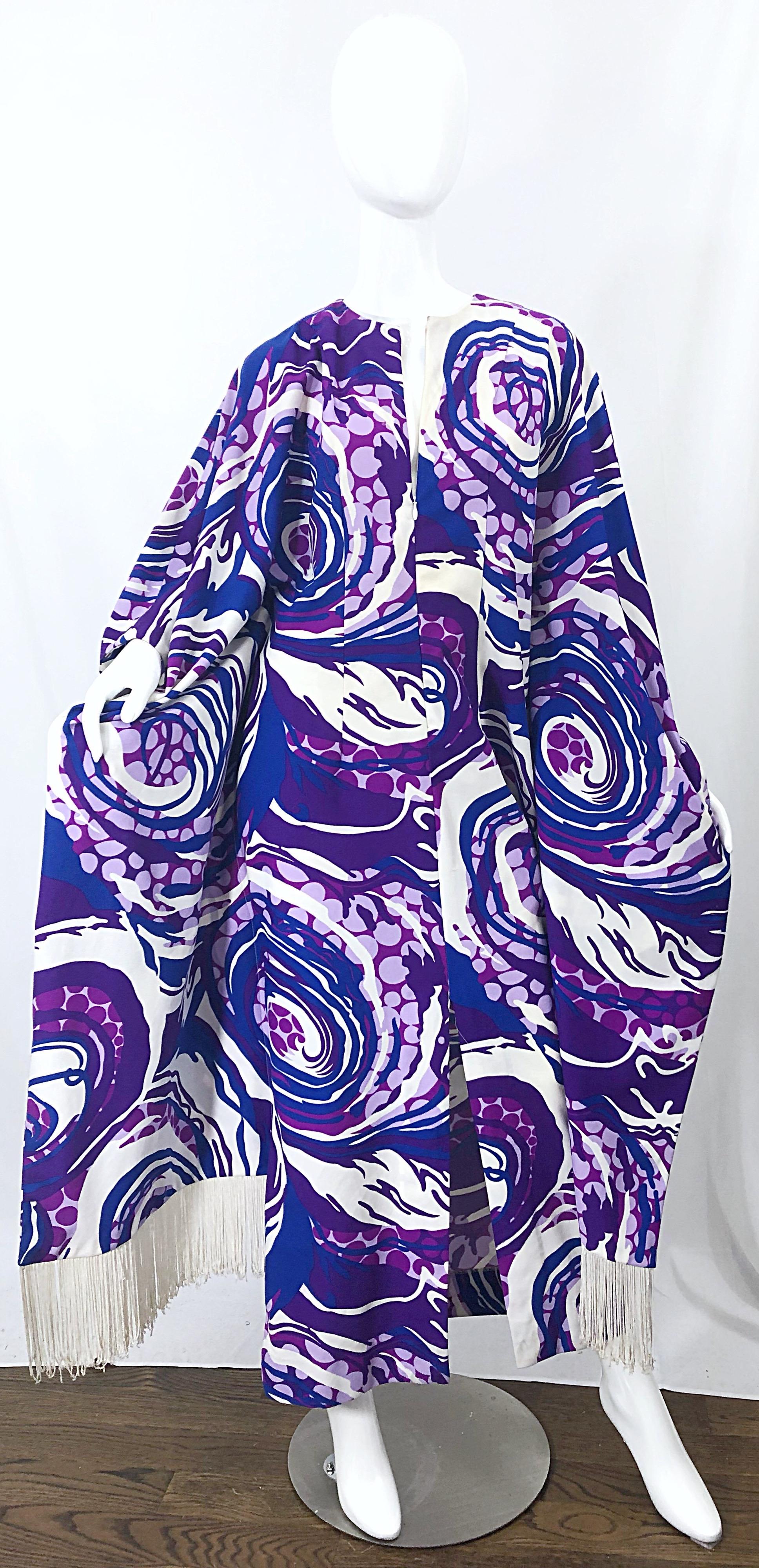 Amazing 1970s Fringed Purple and Blue Abstract Swirl Print Vintage 70s Caftan For Sale 8